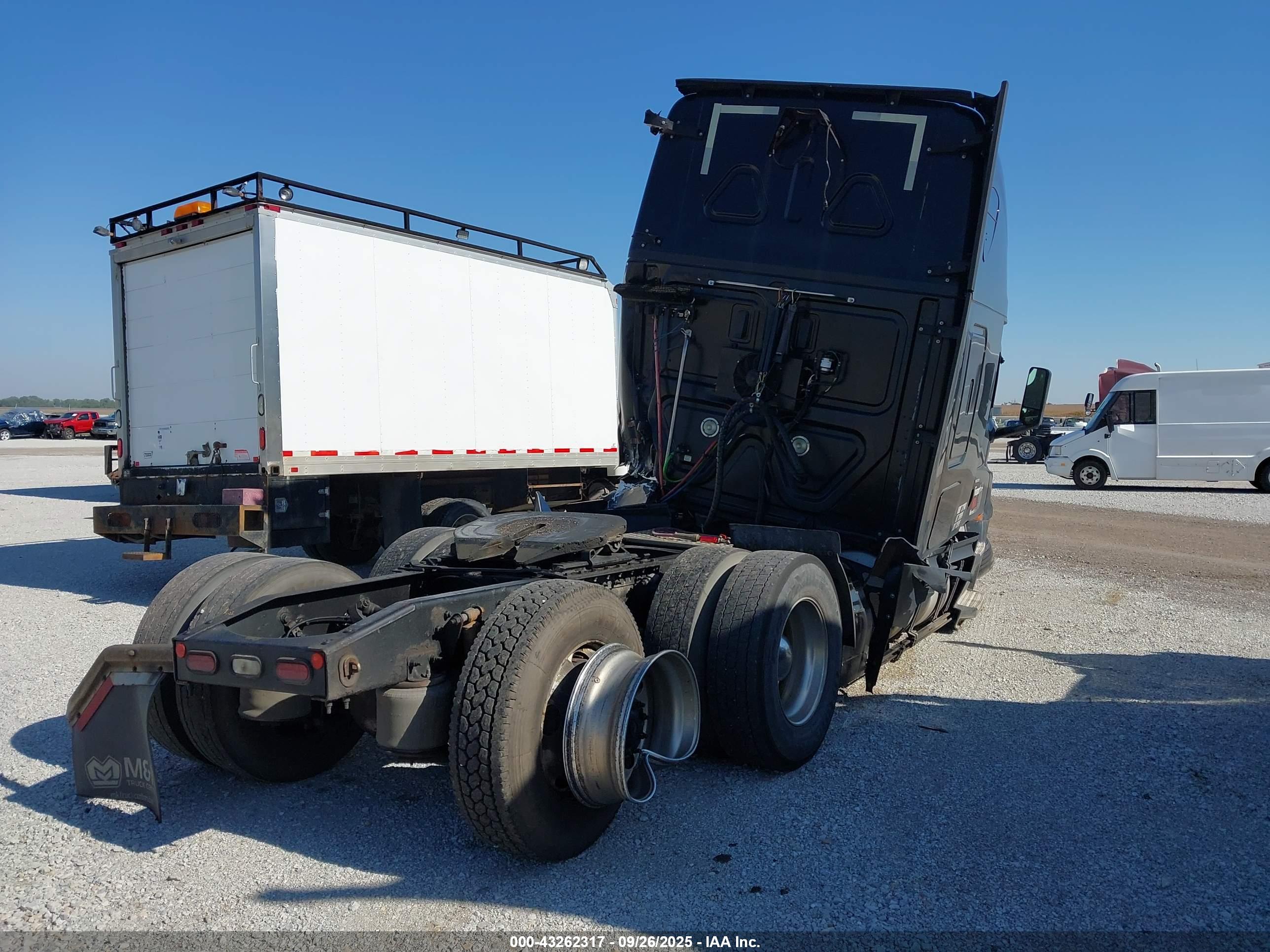 FREIGHTLINER NEW image 4