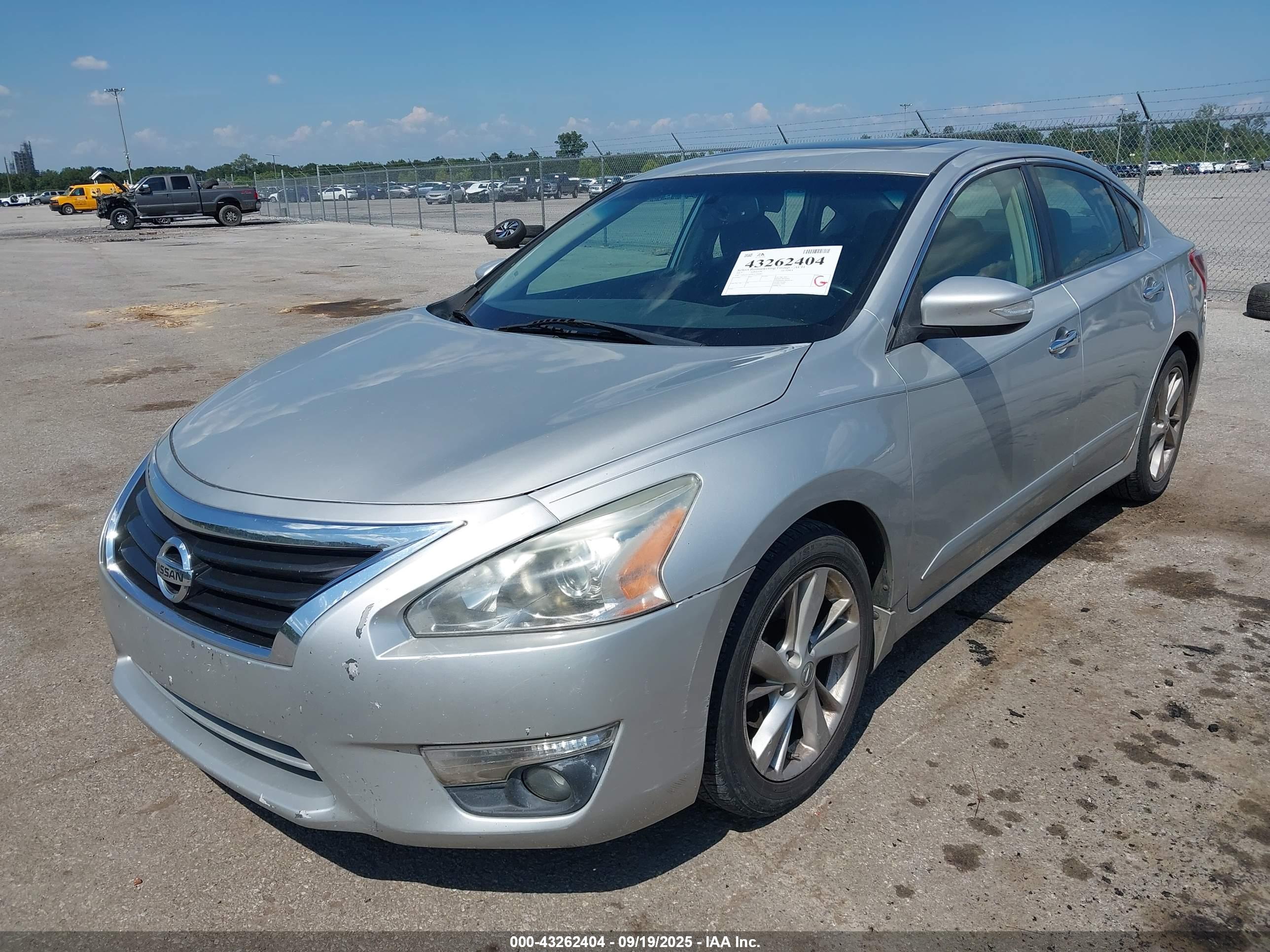 NISSAN ALTIMA image 2