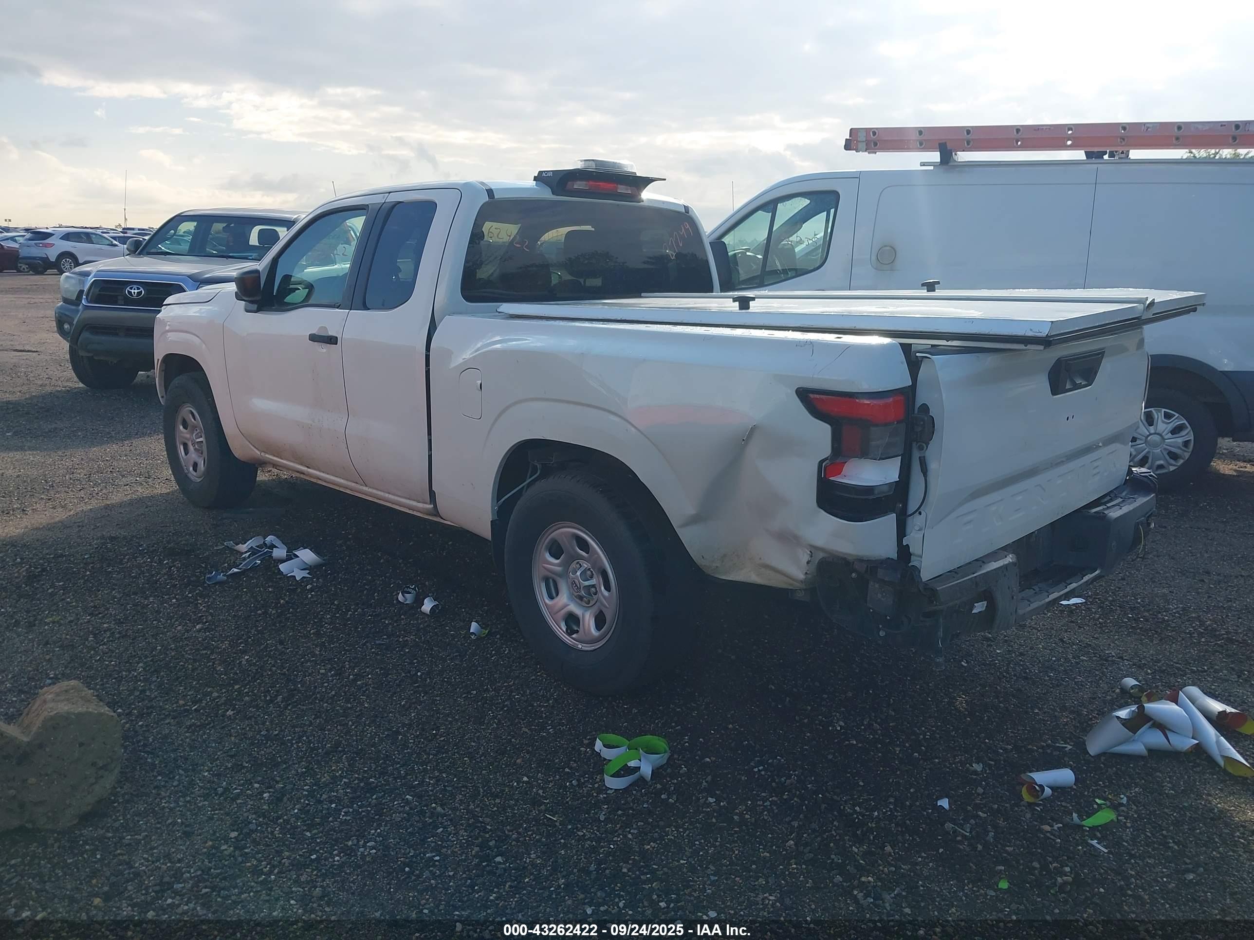 NISSAN FRONTIER image 3