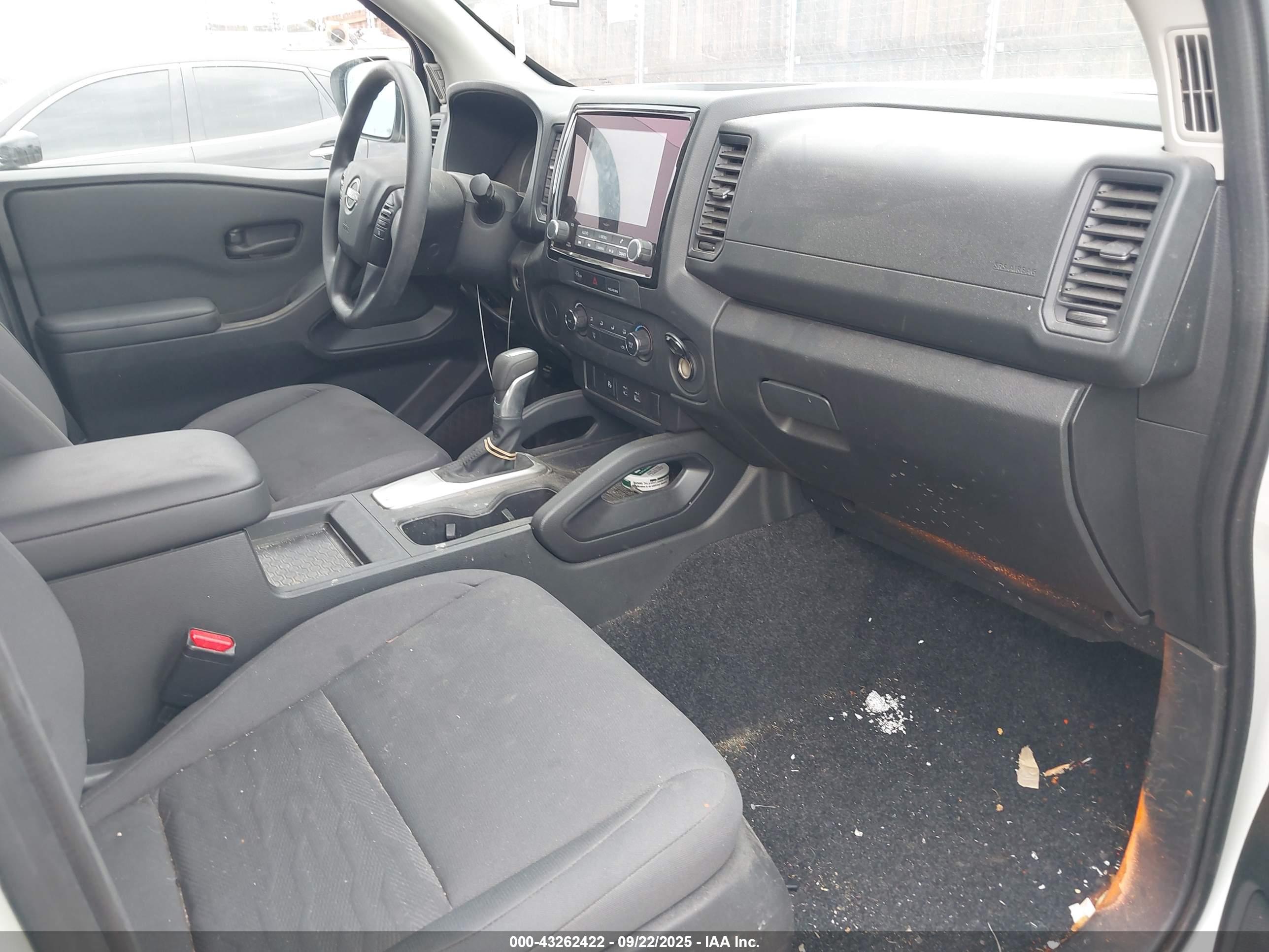 NISSAN FRONTIER image 5