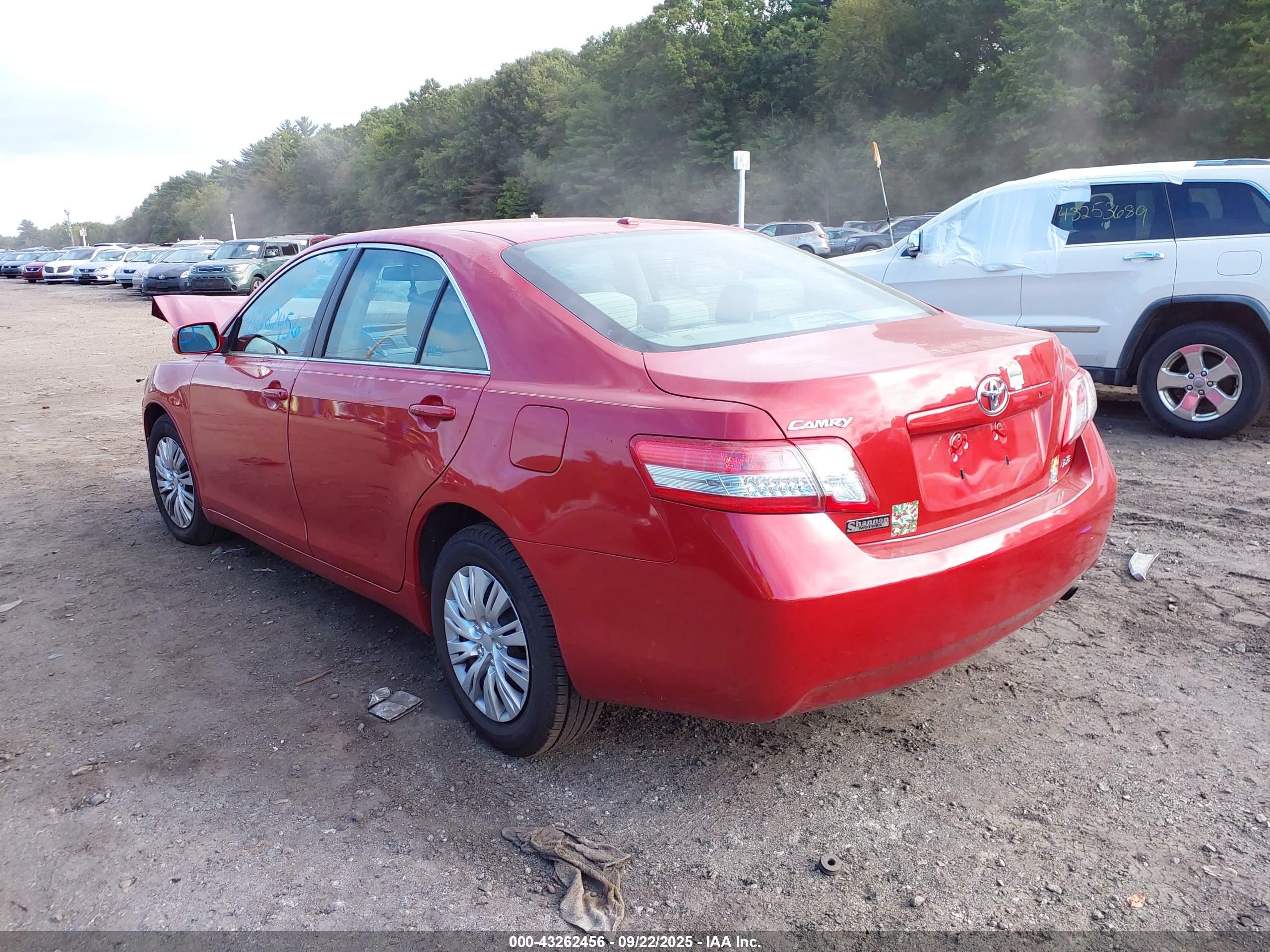 TOYOTA CAMRY image 3