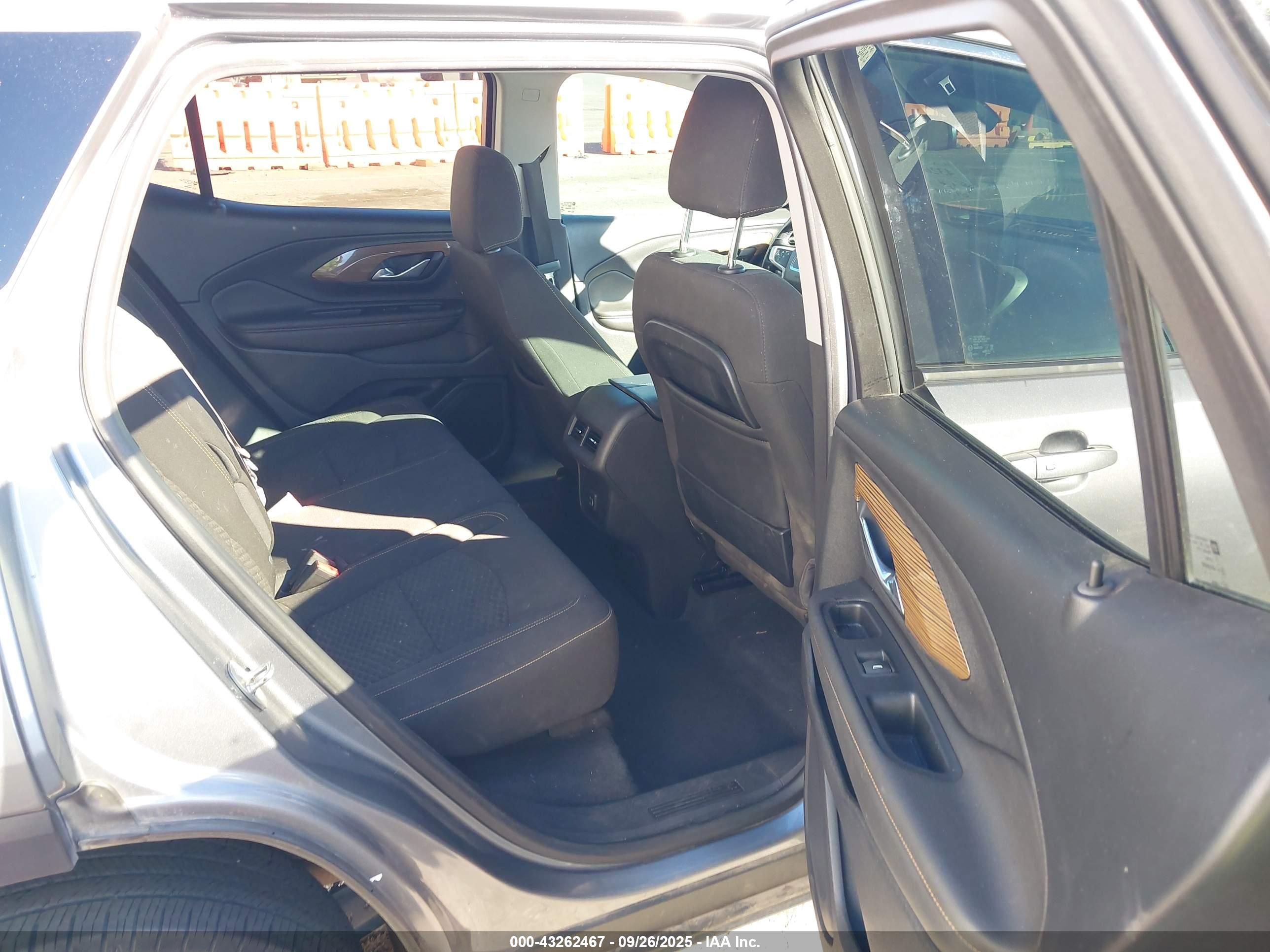 GMC TERRAIN image 8