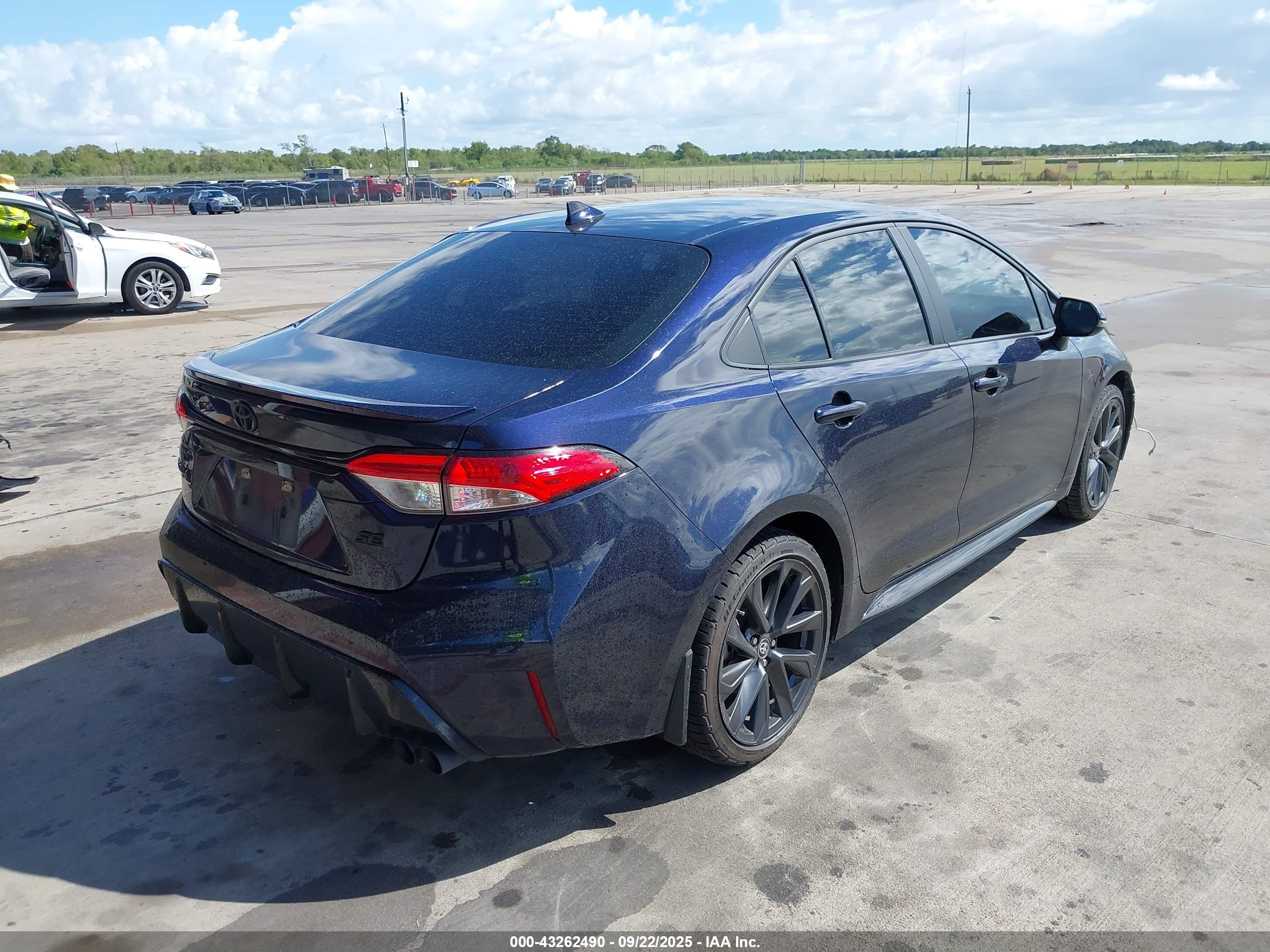 TOYOTA COROLLA image 4