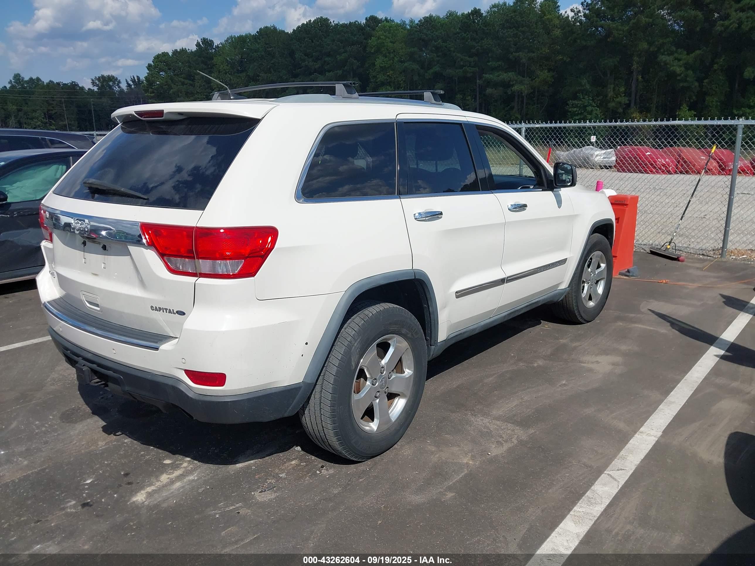 JEEP GRAND image 4