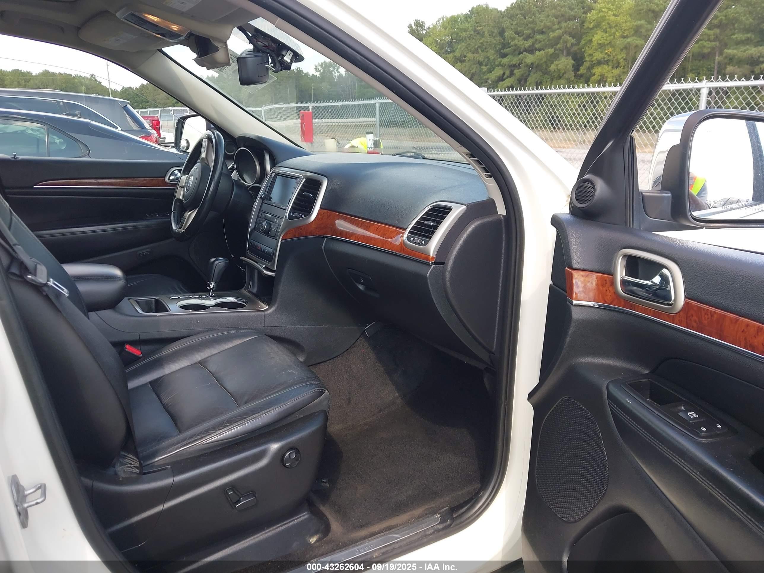 JEEP GRAND image 5