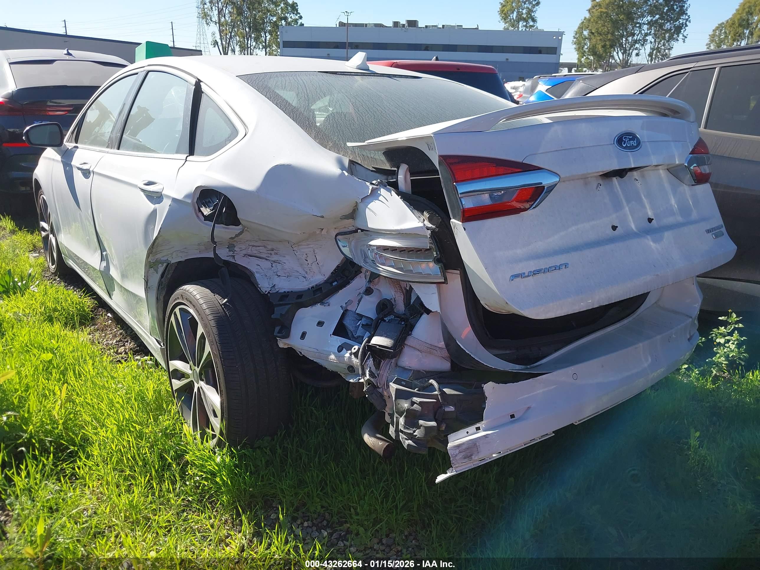 FORD FUSION image 3