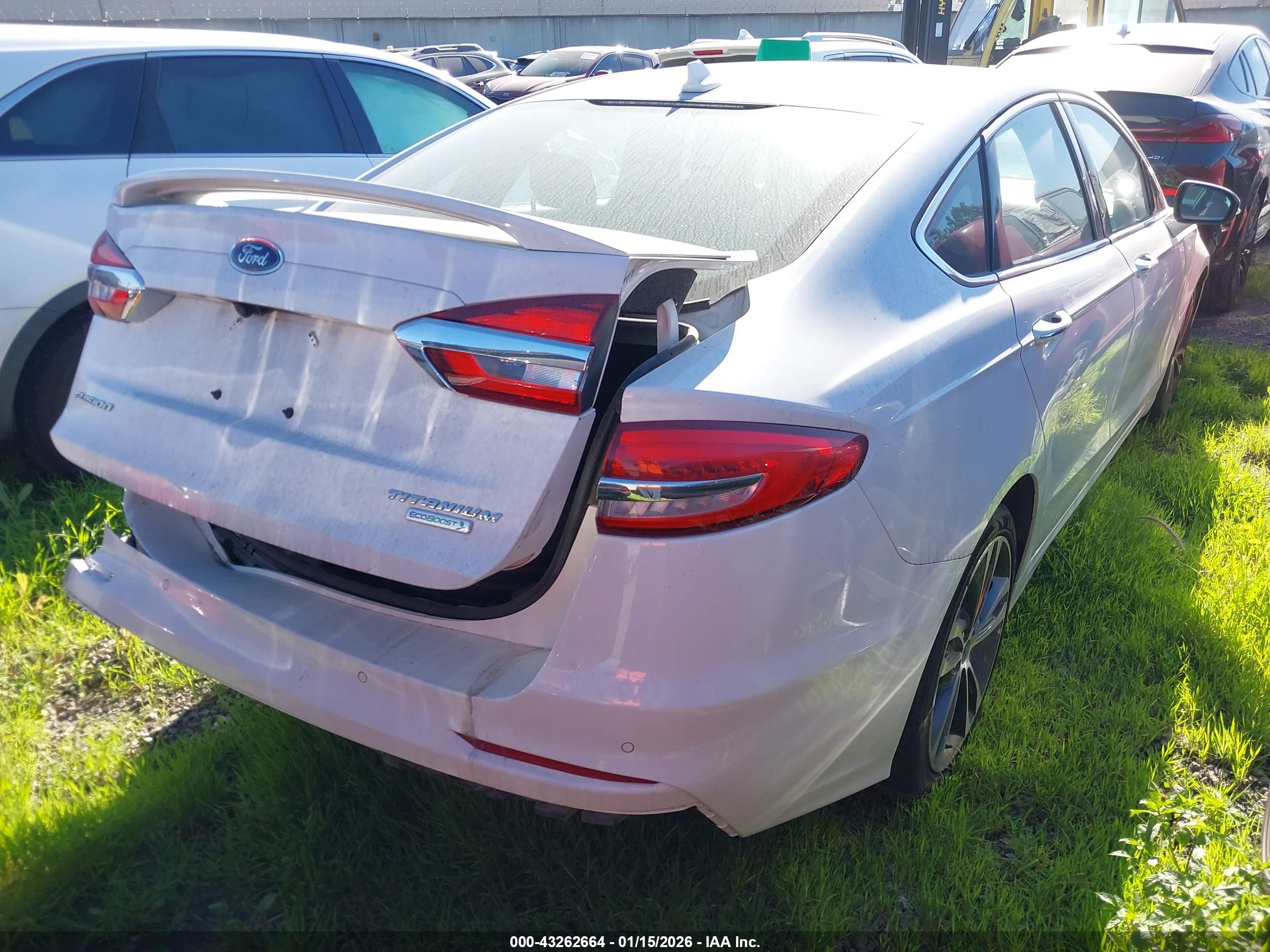 FORD FUSION image 4