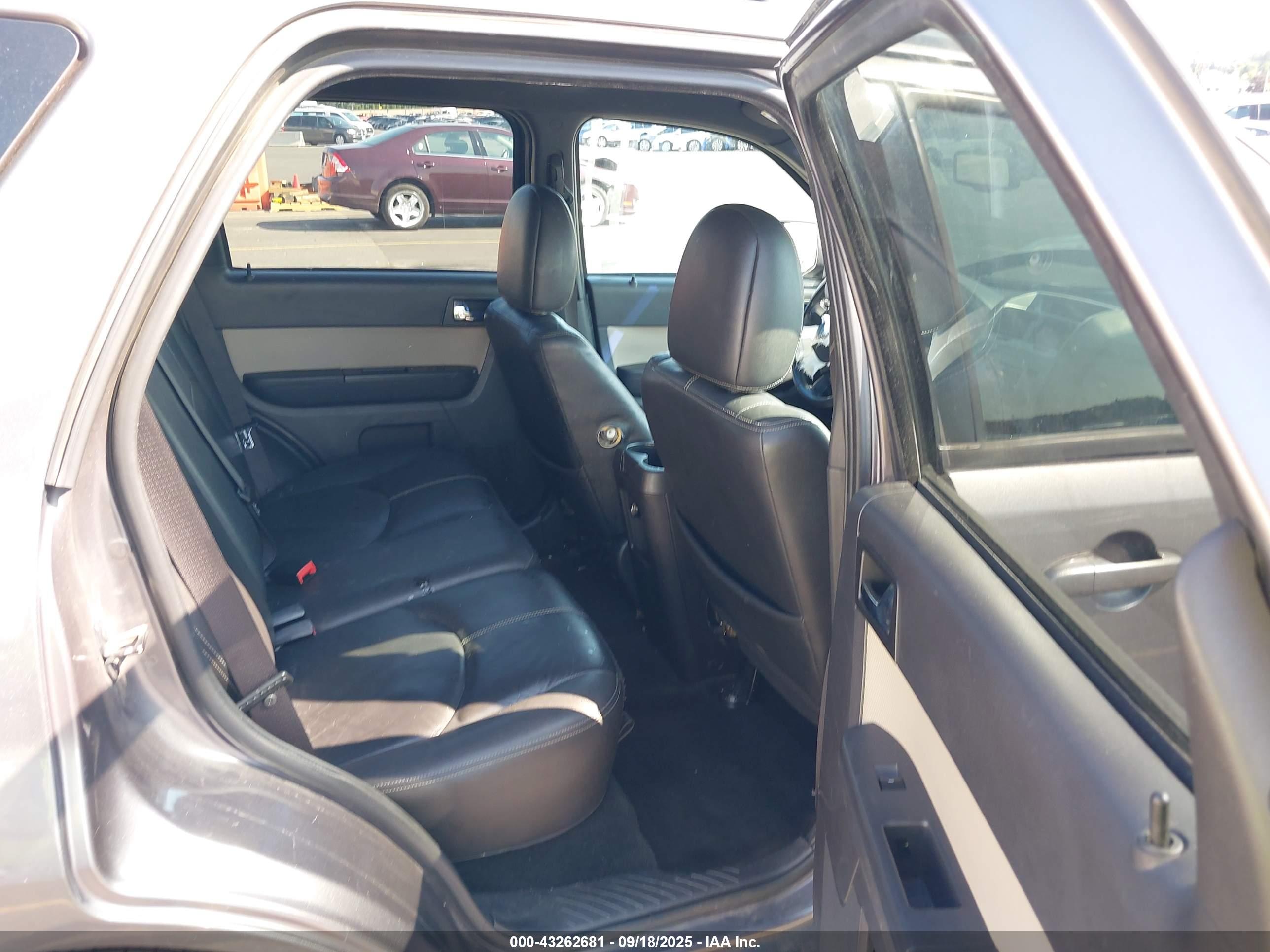 MERCURY MARINER image 8