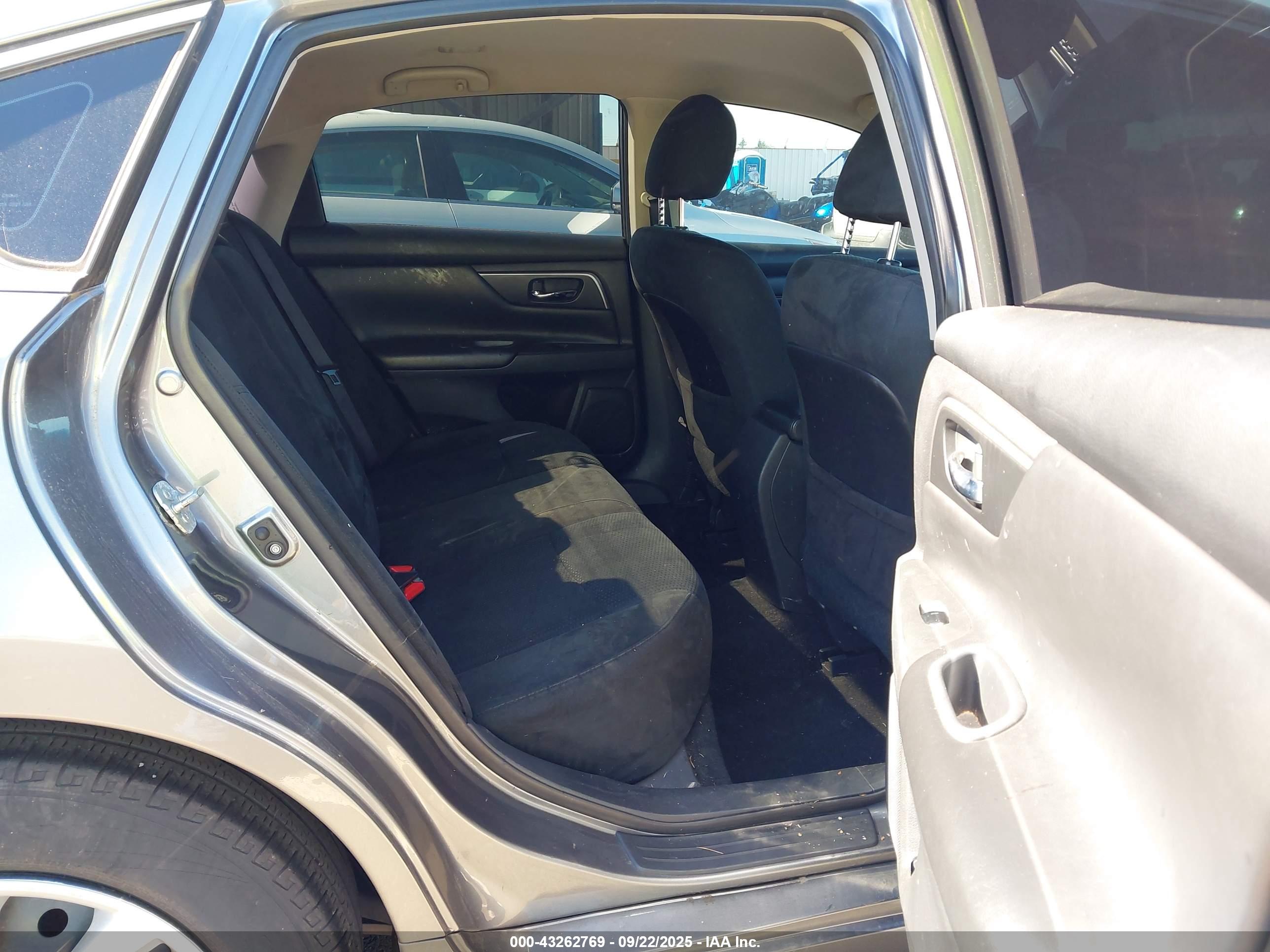 NISSAN ALTIMA image 8