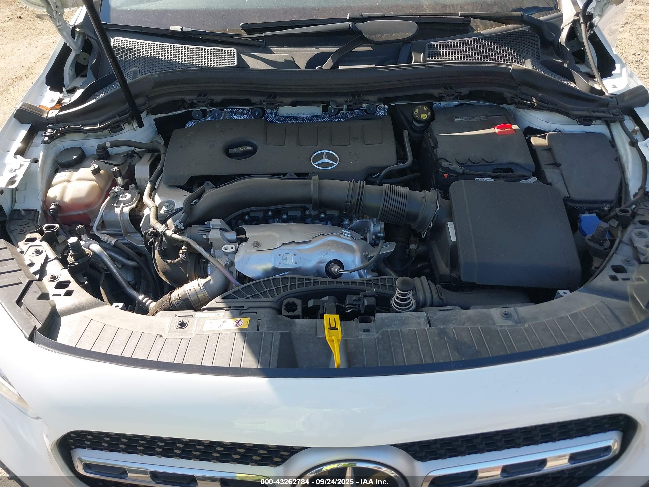 MERCEDES-BENZ GLA image 10