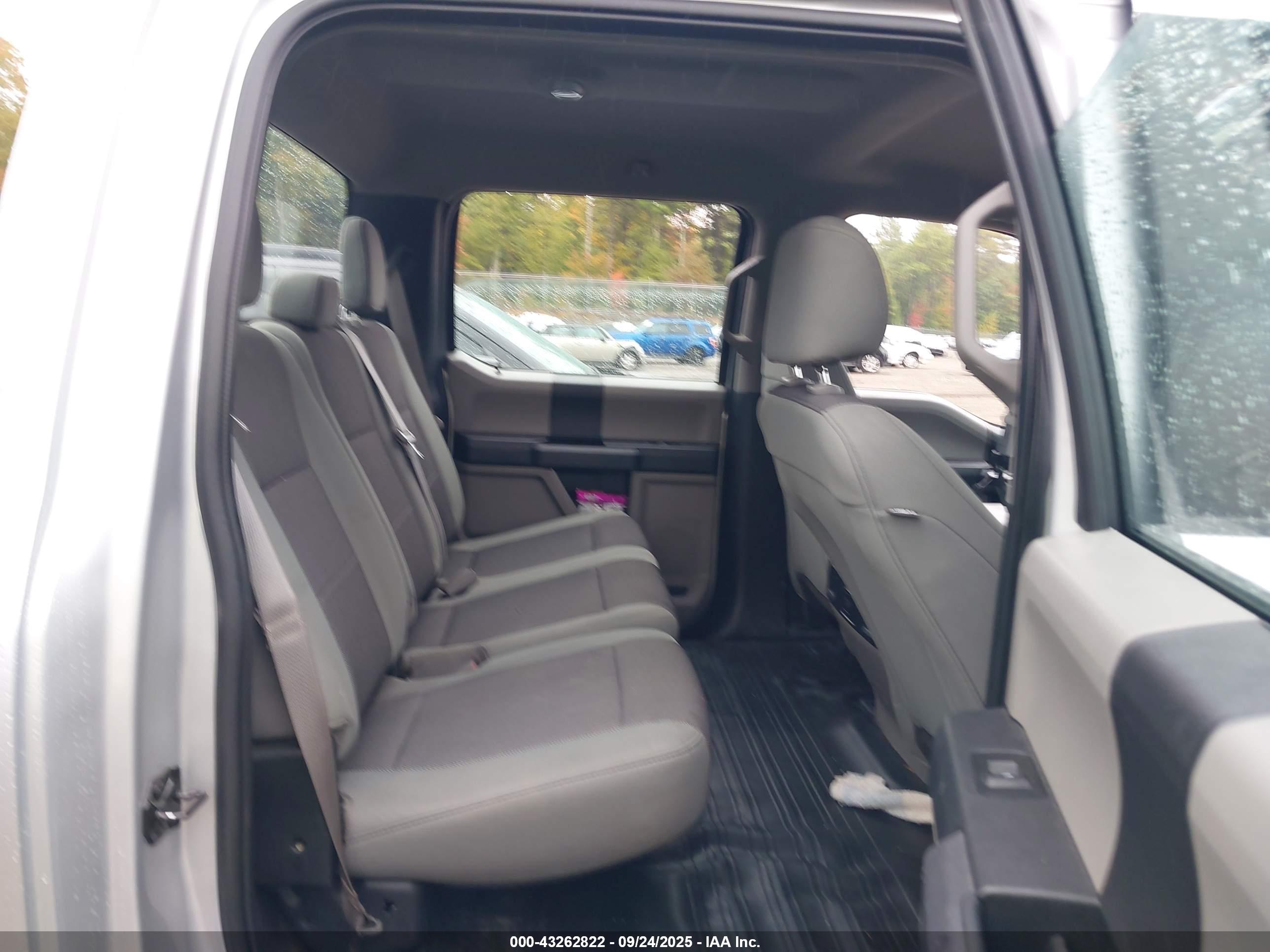FORD F-150 image 8