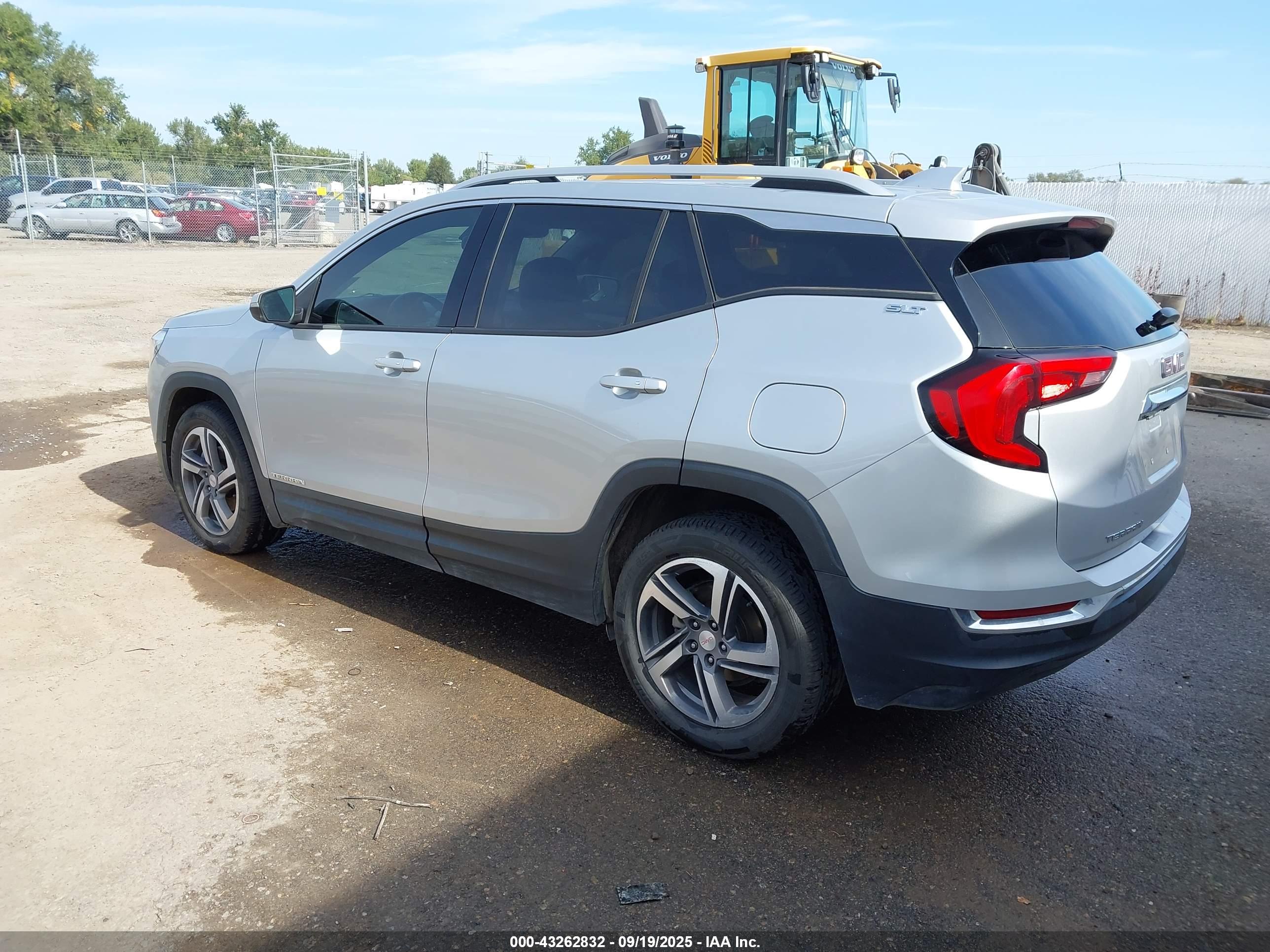 GMC TERRAIN image 3