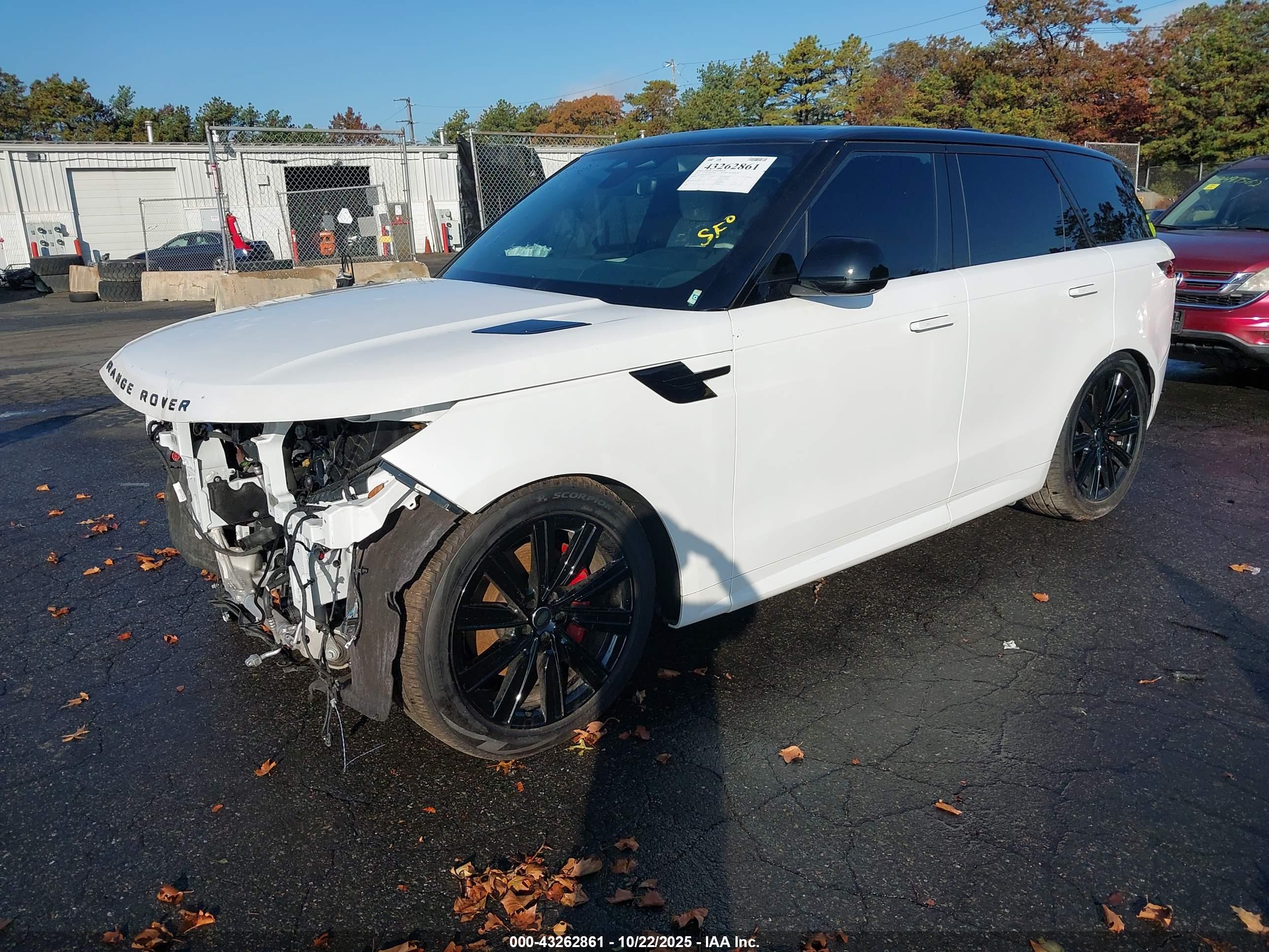 LAND ROVER image 2