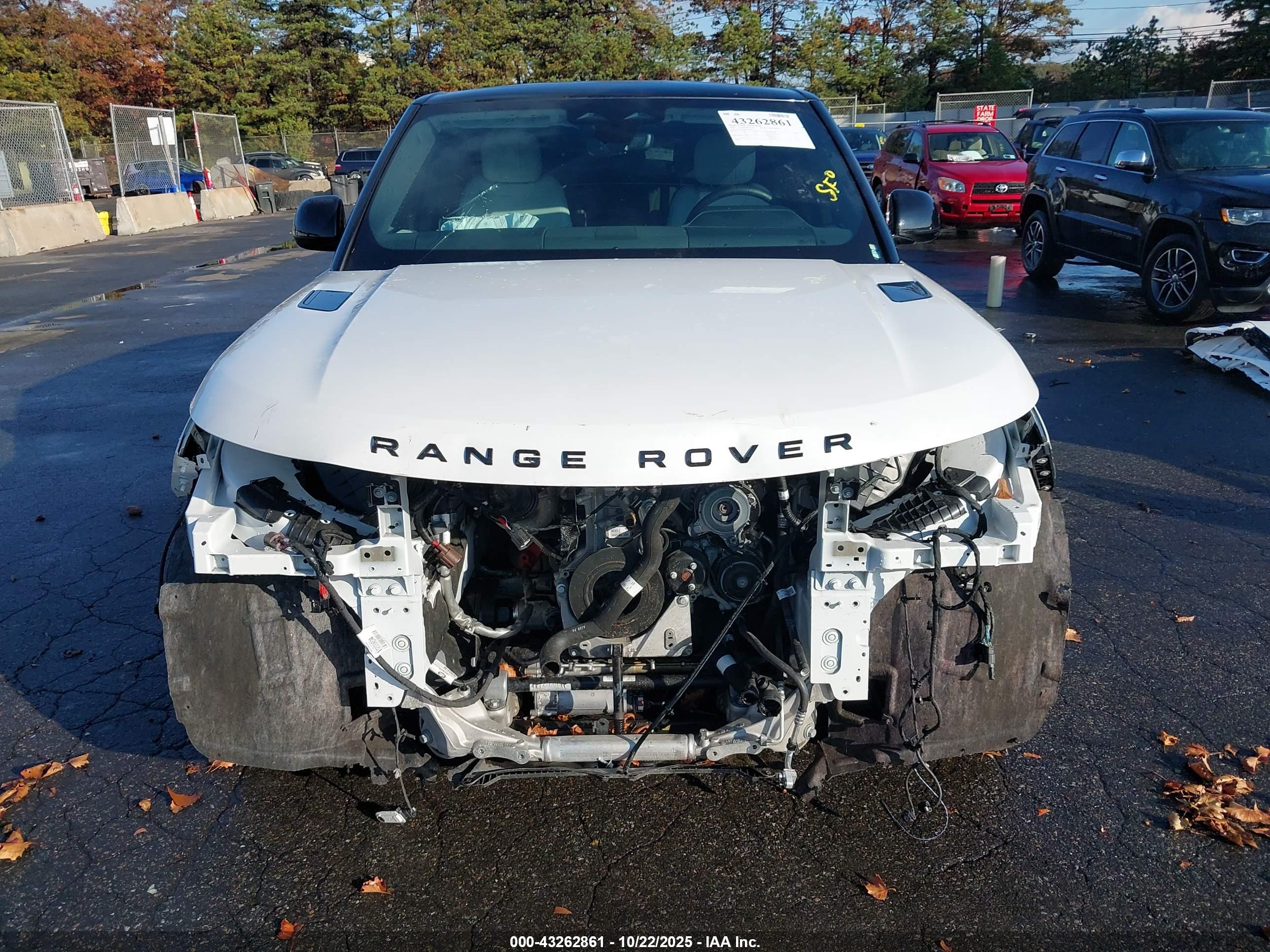 LAND ROVER image 6