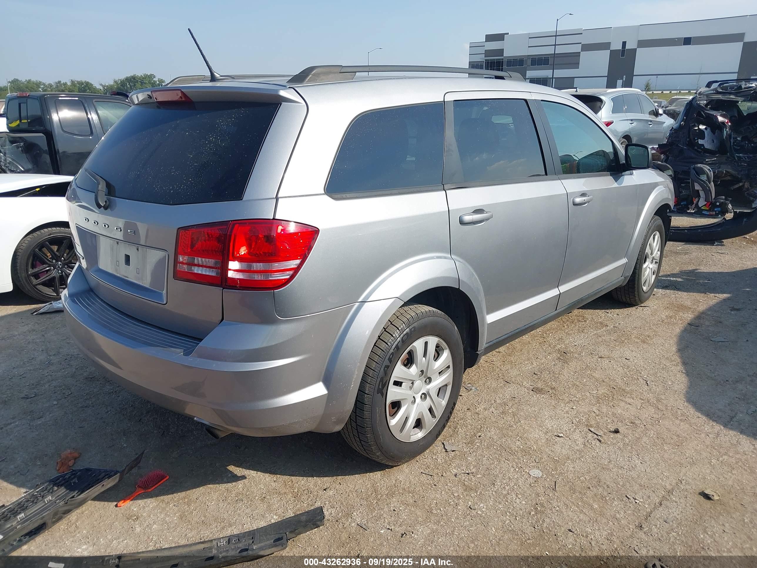 DODGE JOURNEY image 4