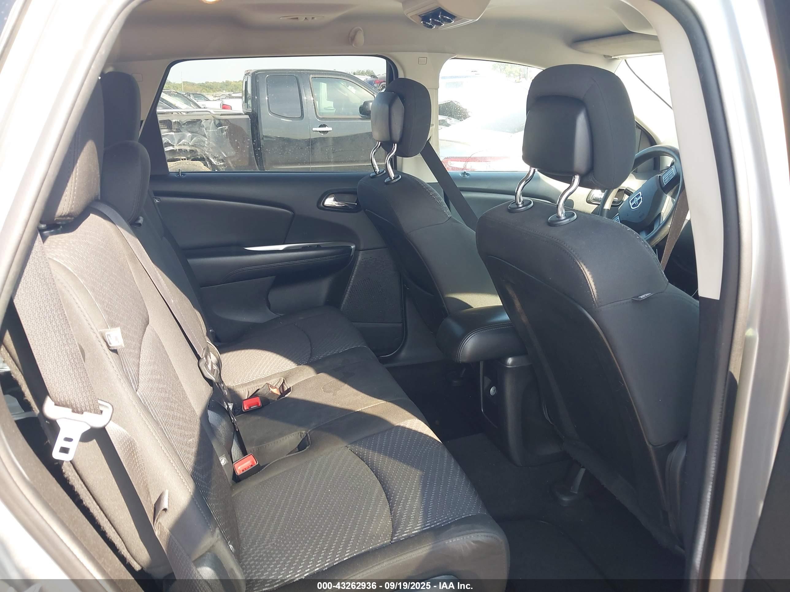 DODGE JOURNEY image 8