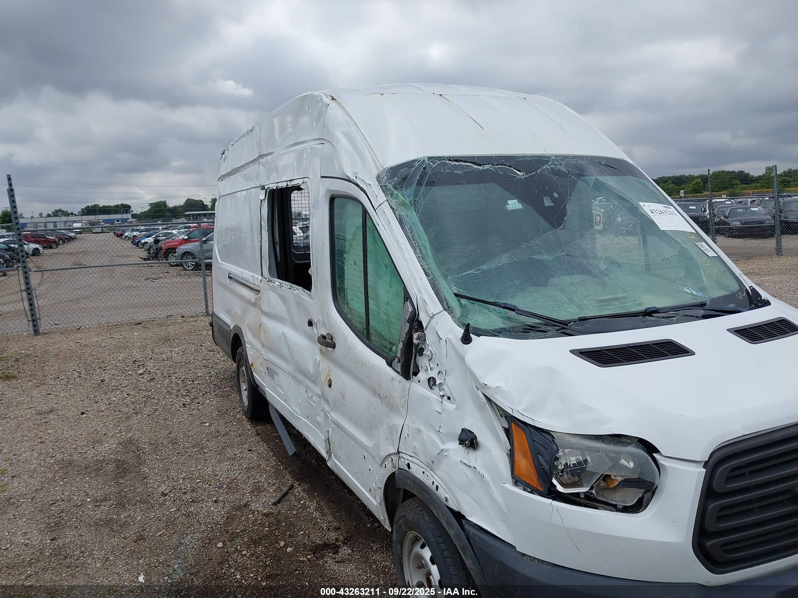 FORD TRANSIT-350 image 6