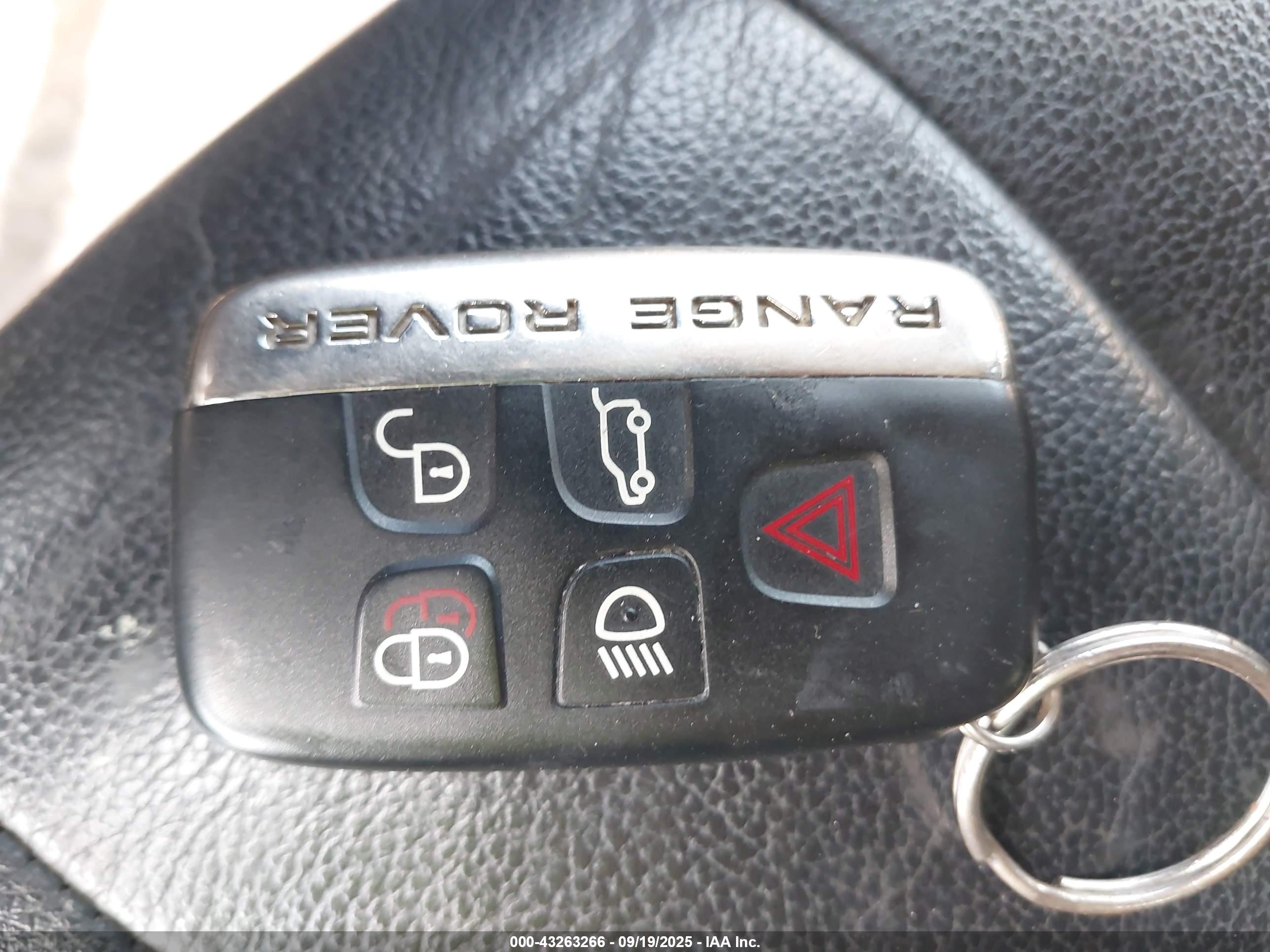 LAND ROVER image 11