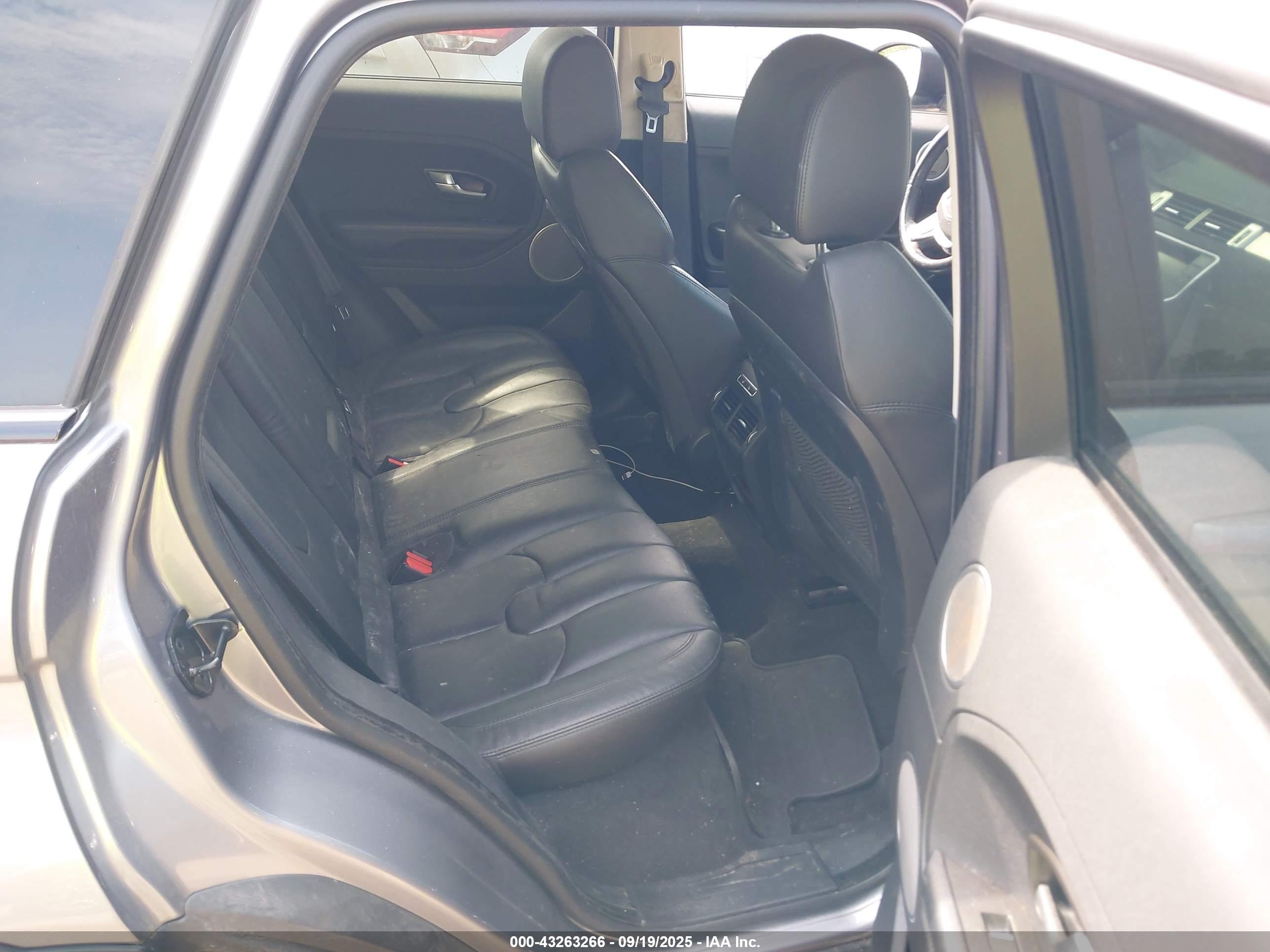 LAND ROVER image 8