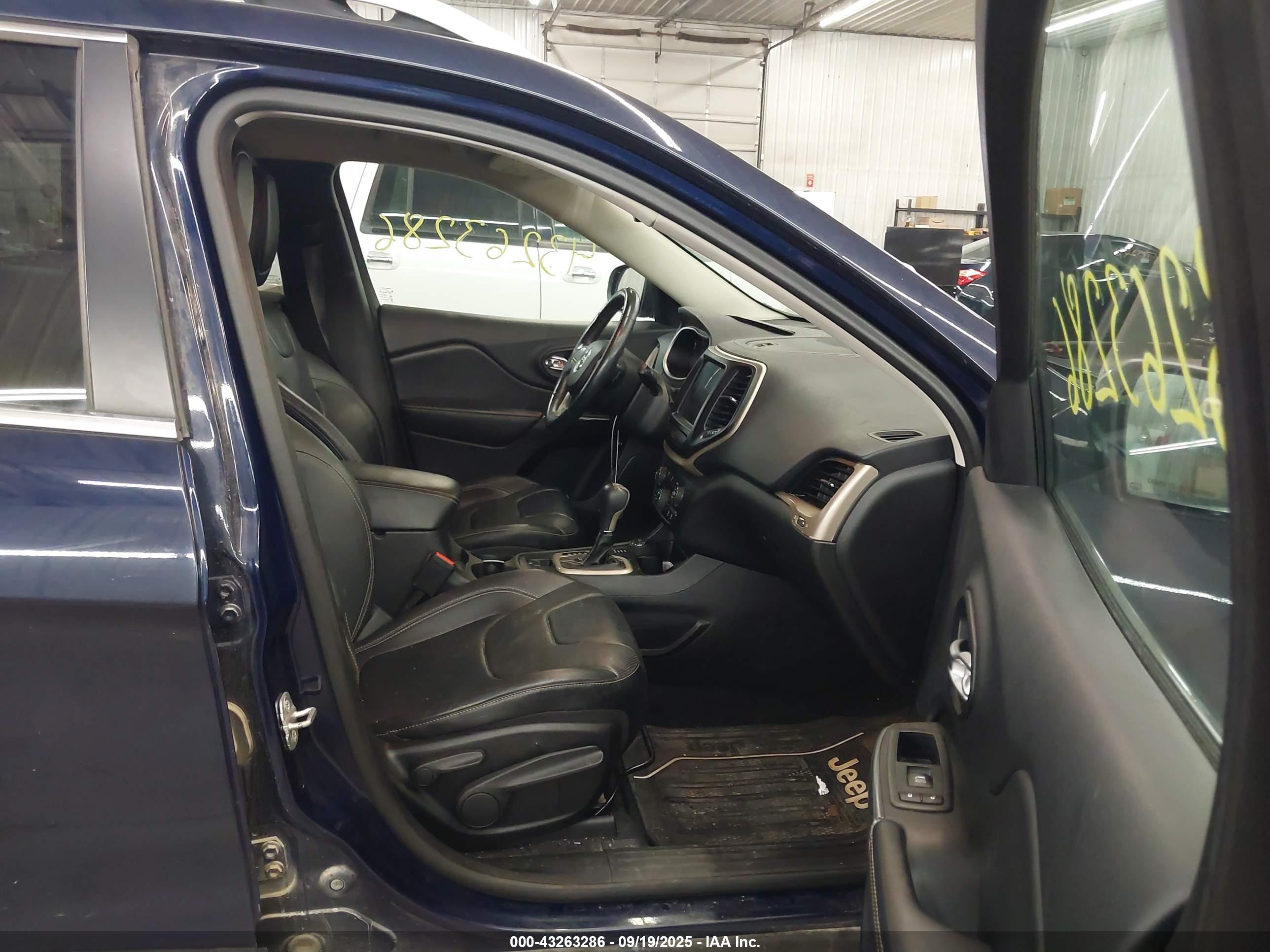 JEEP CHEROKEE image 5