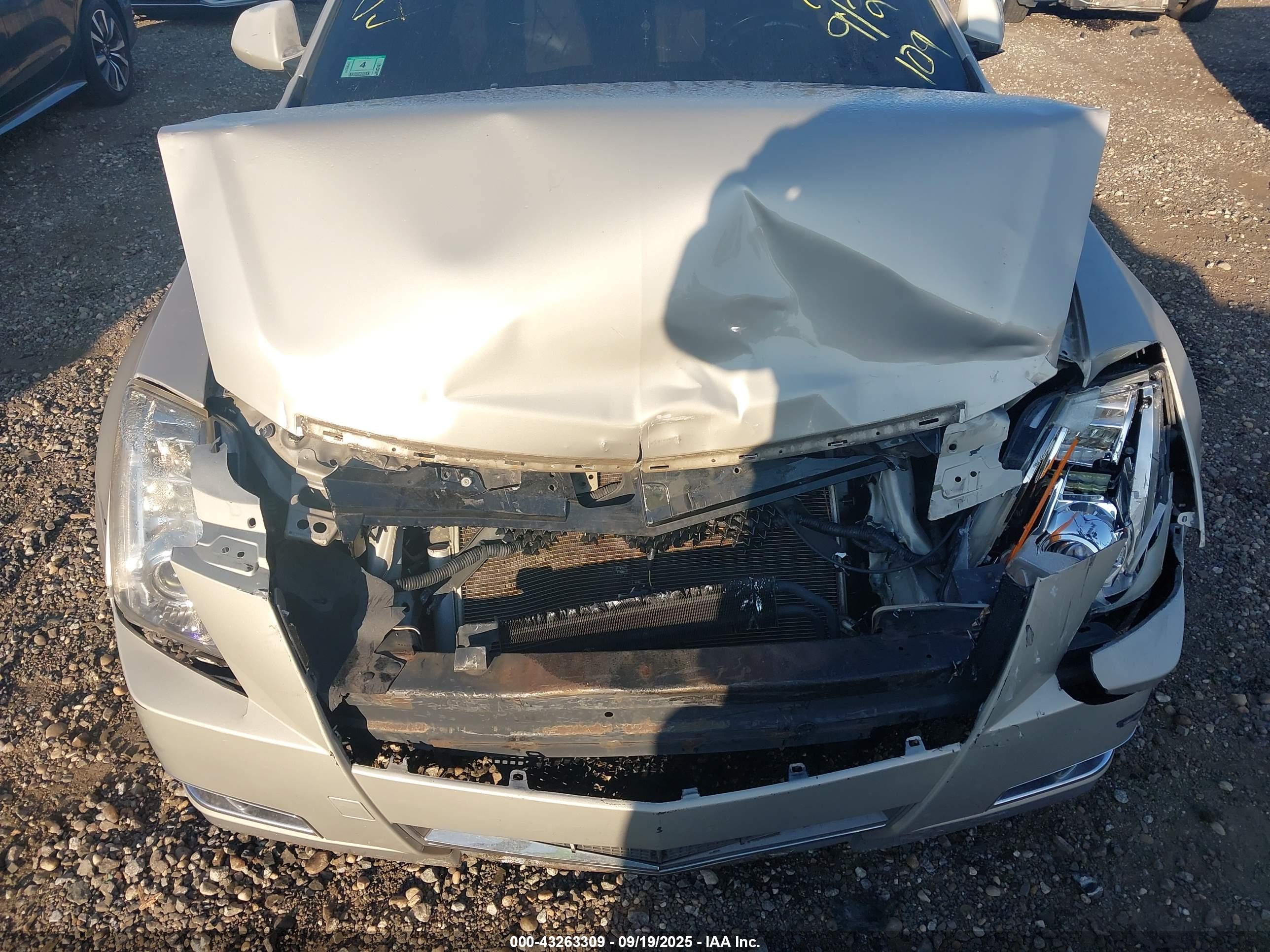 CADILLAC CTS image 10