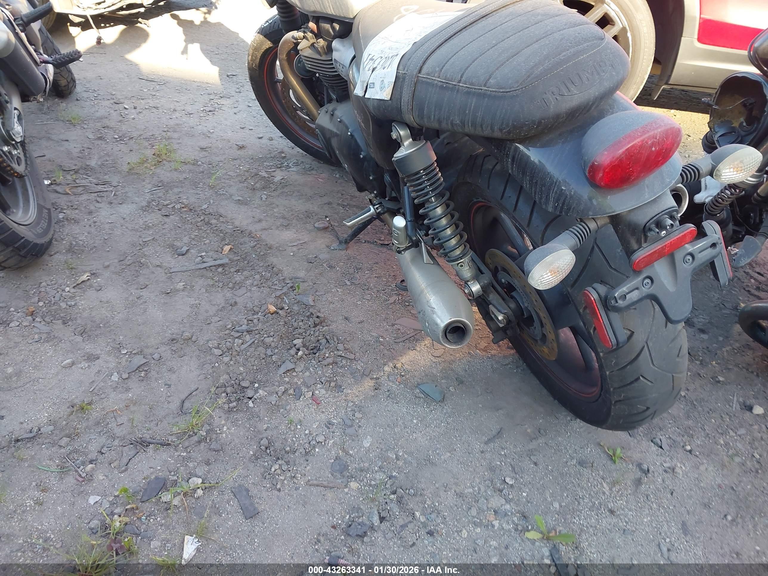 TRIUMPH MOTORCYCLE image 3