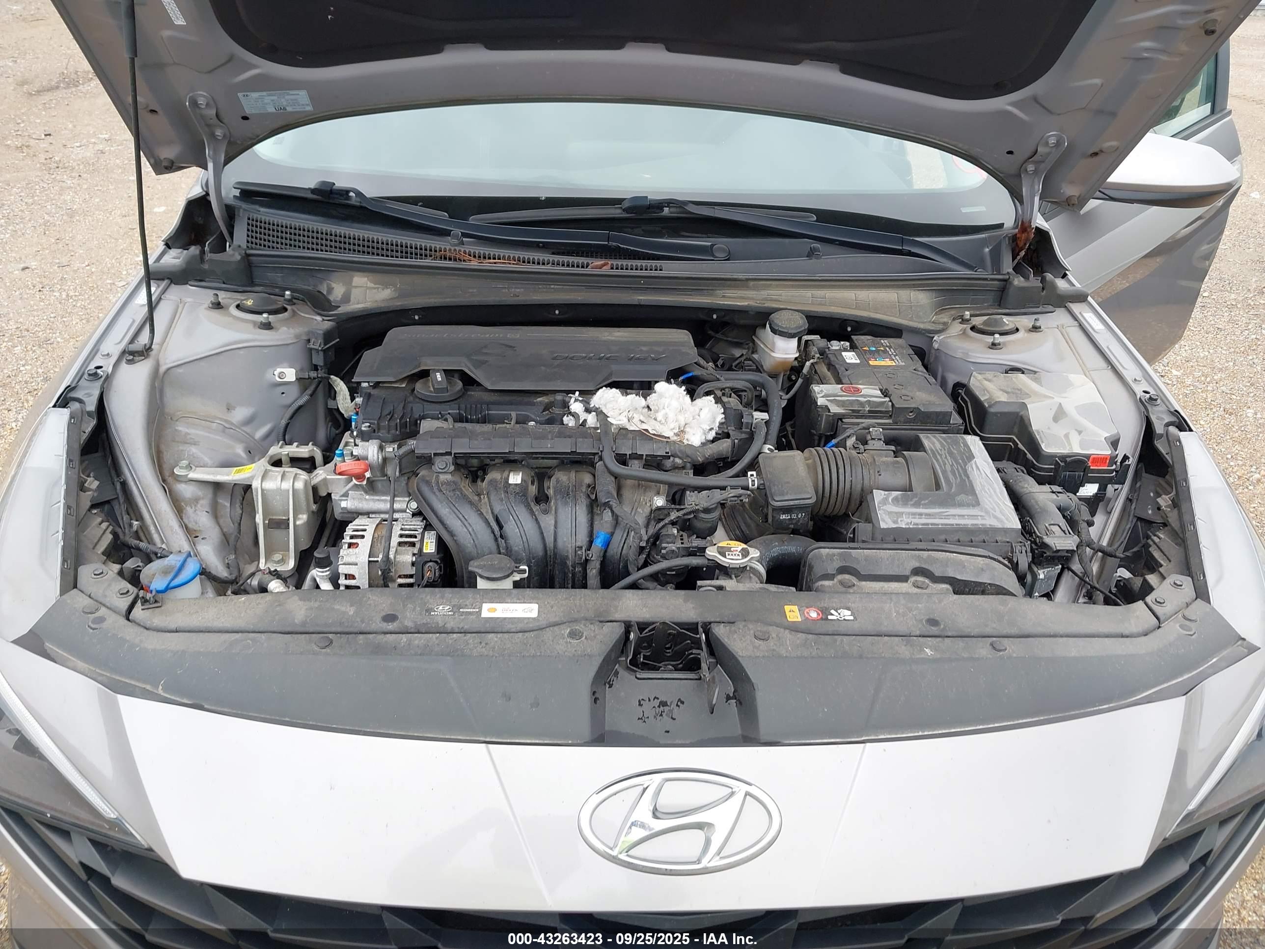 HYUNDAI ELANTRA image 10