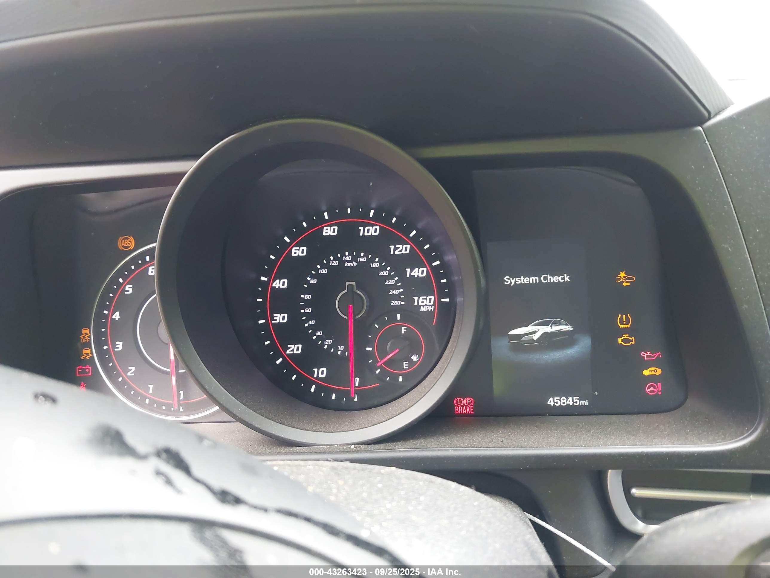 HYUNDAI ELANTRA image 7
