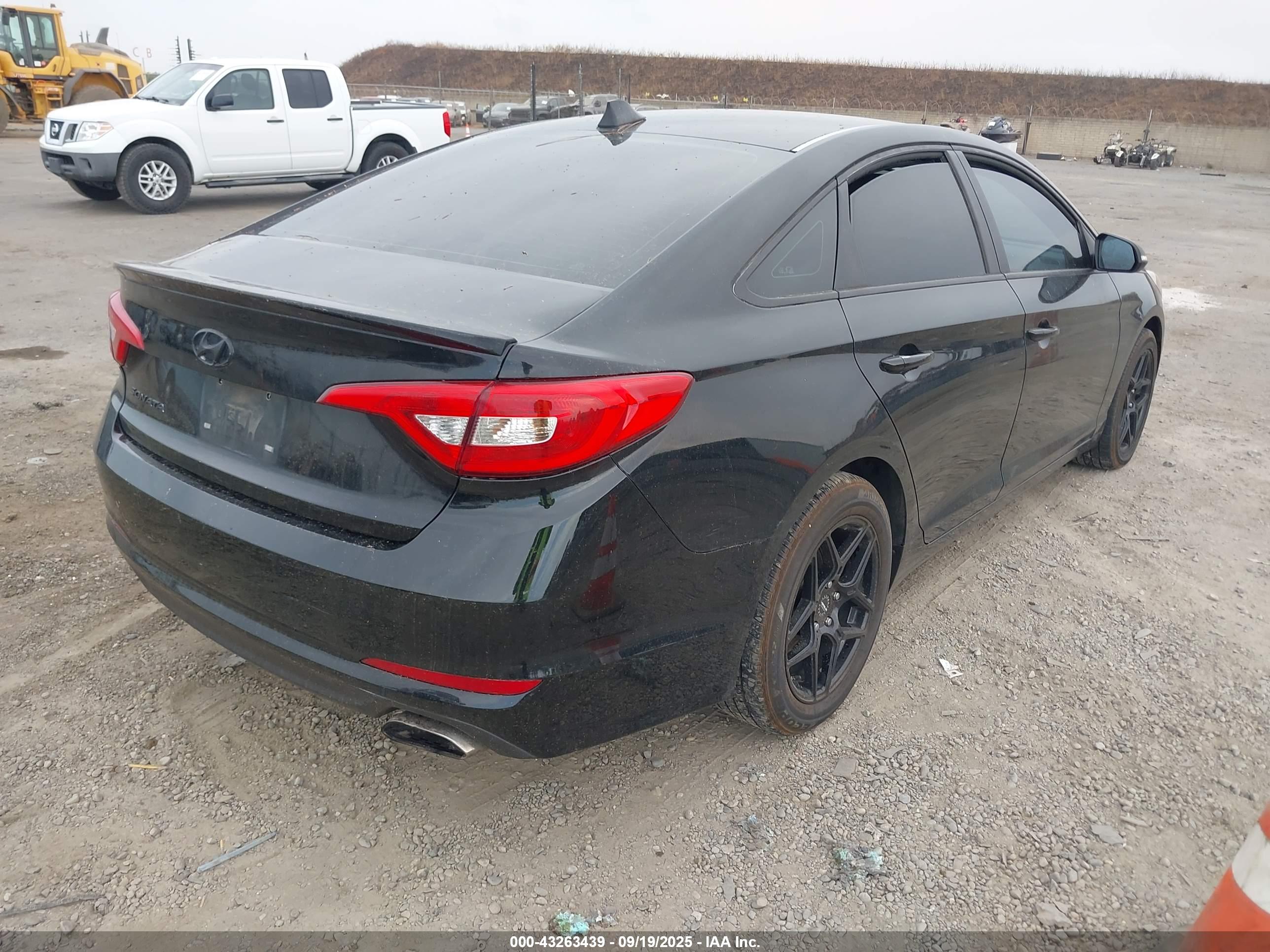 HYUNDAI SONATA image 4