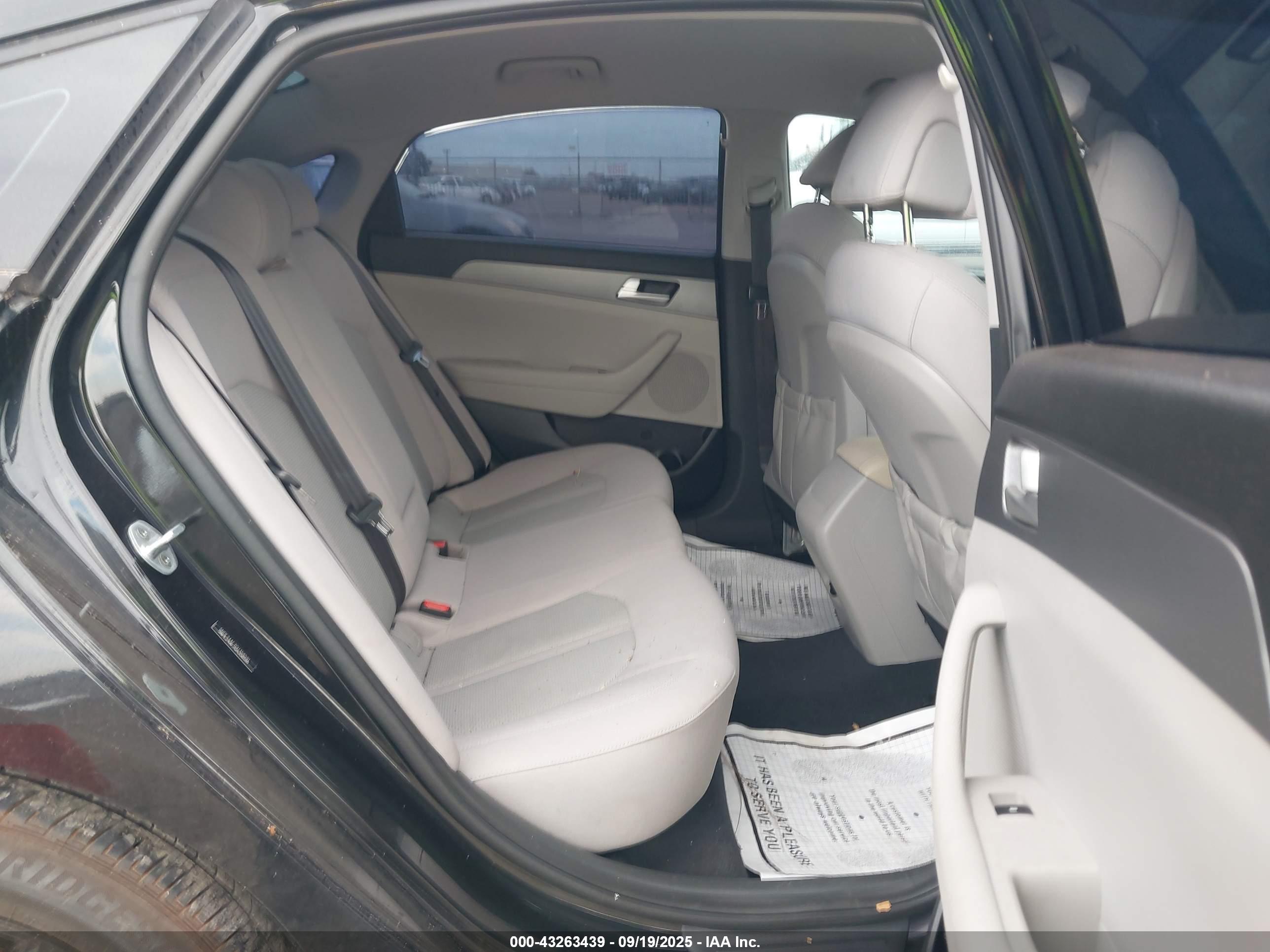HYUNDAI SONATA image 8