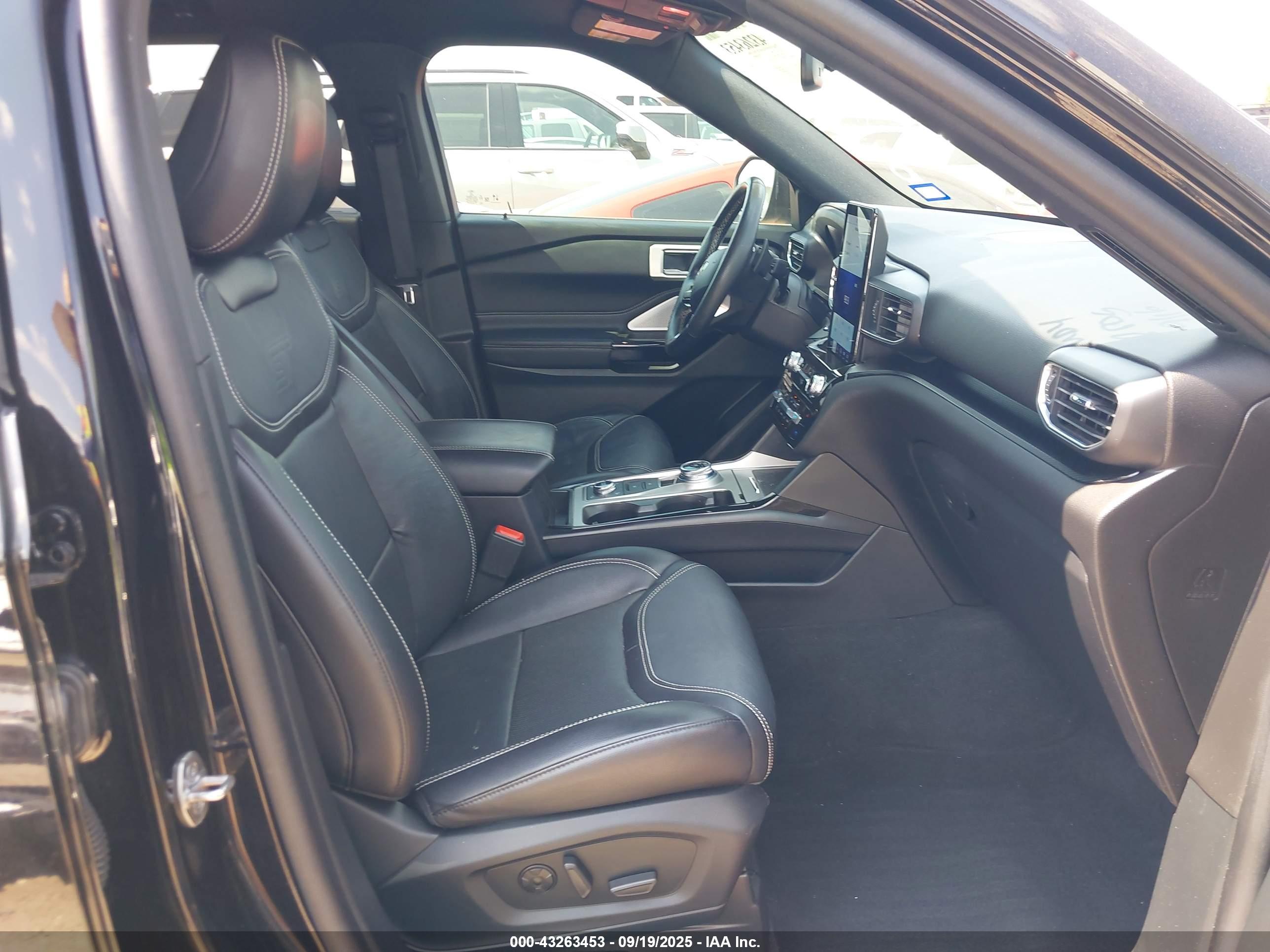 FORD EXPLORER image 5