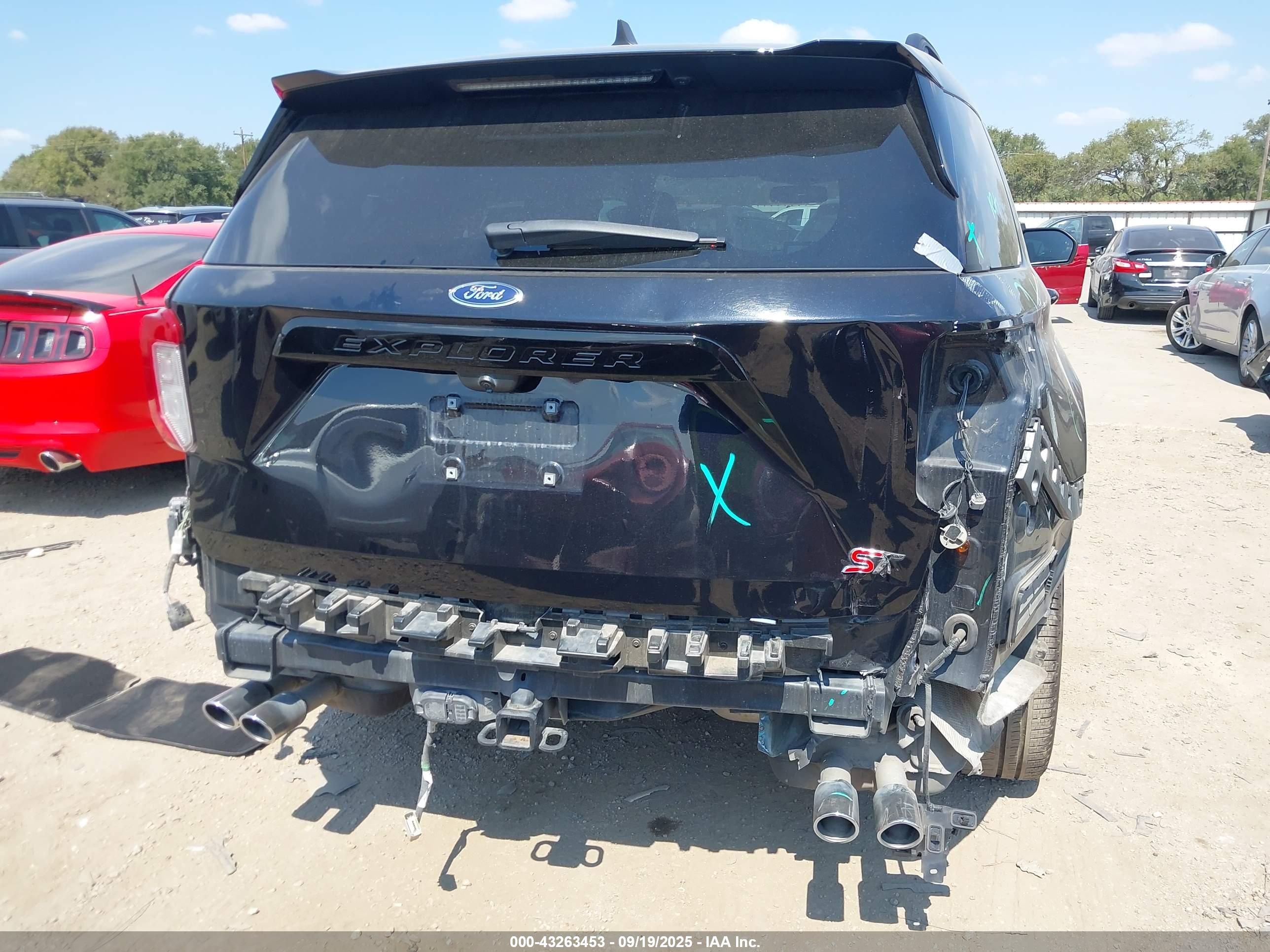 FORD EXPLORER image 6
