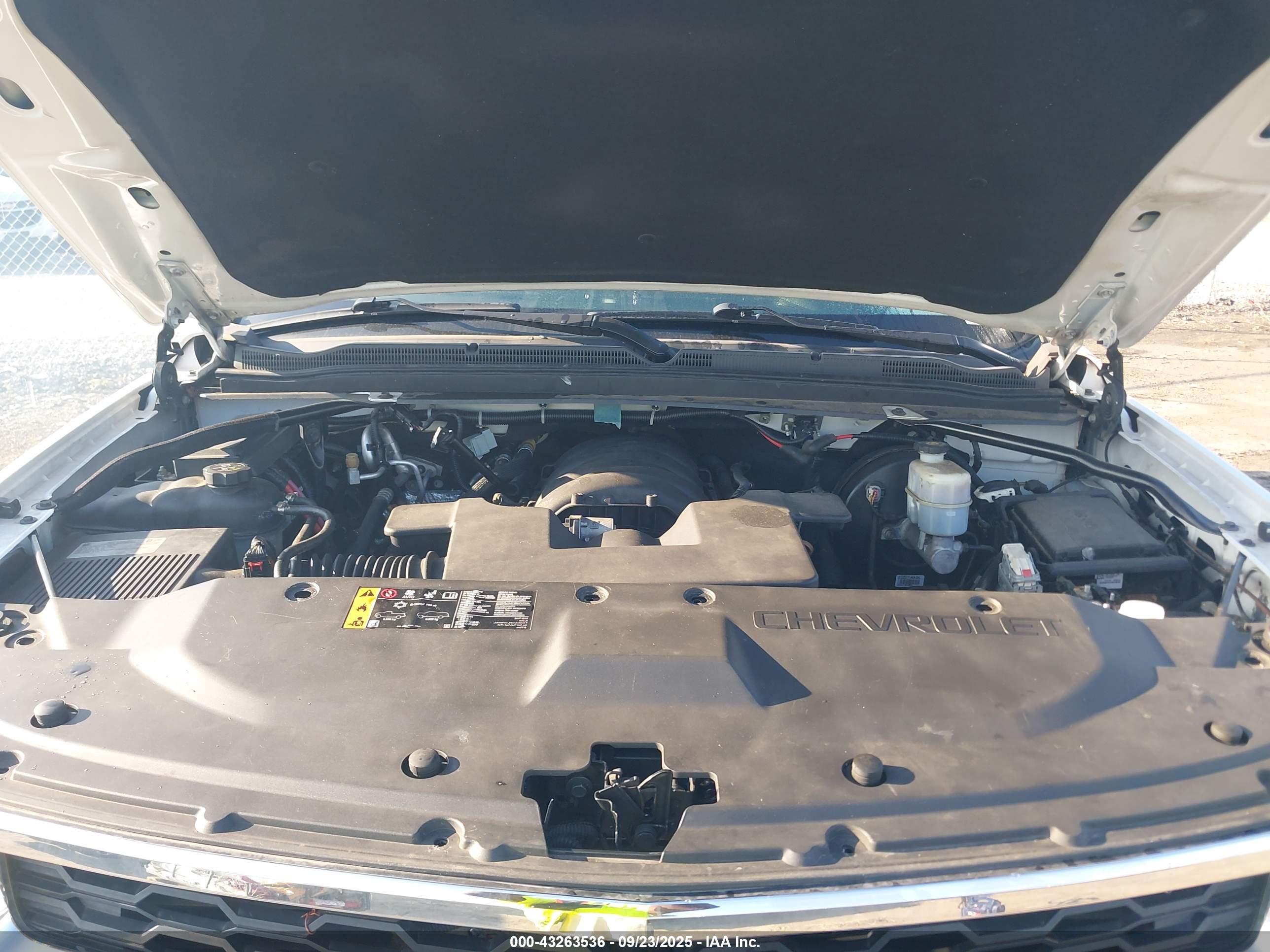 CHEVROLET TAHOE image 10