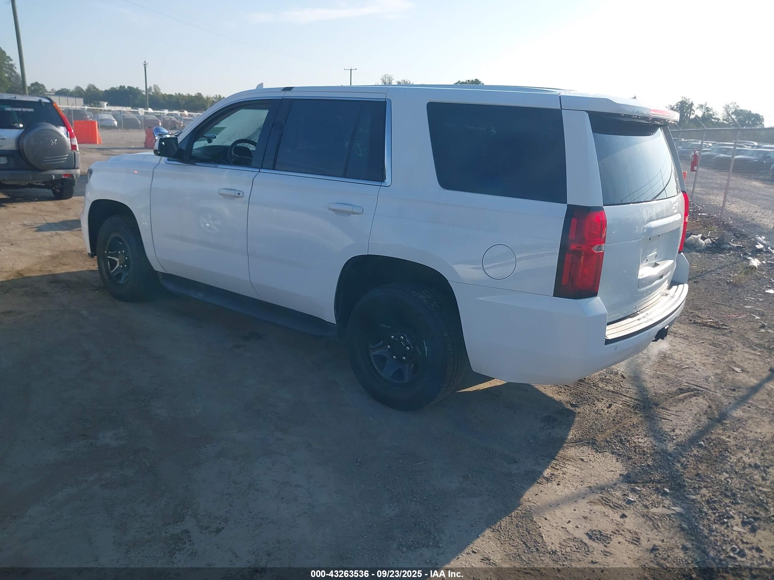 CHEVROLET TAHOE image 3