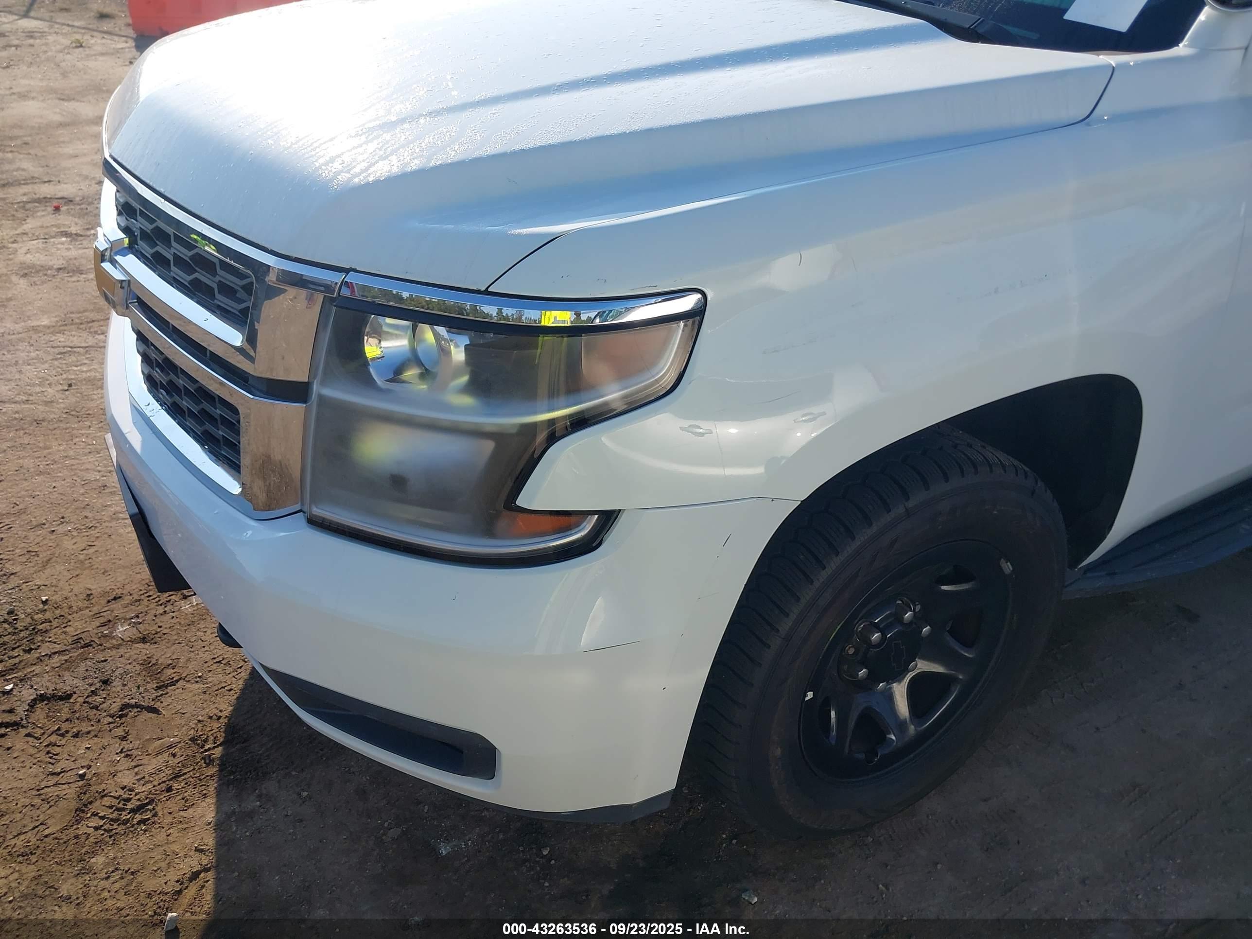 CHEVROLET TAHOE image 6