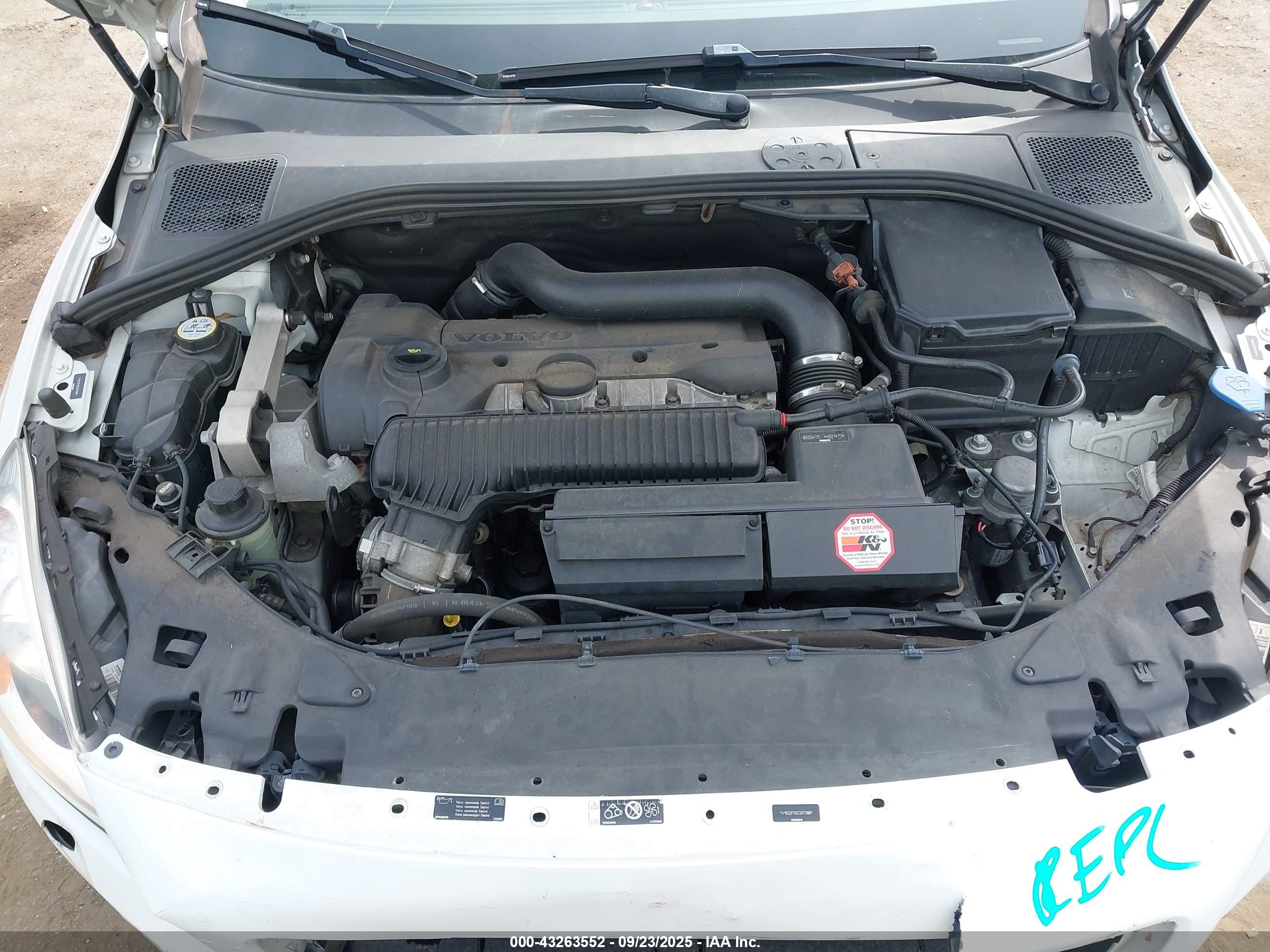 VOLVO S60 image 10