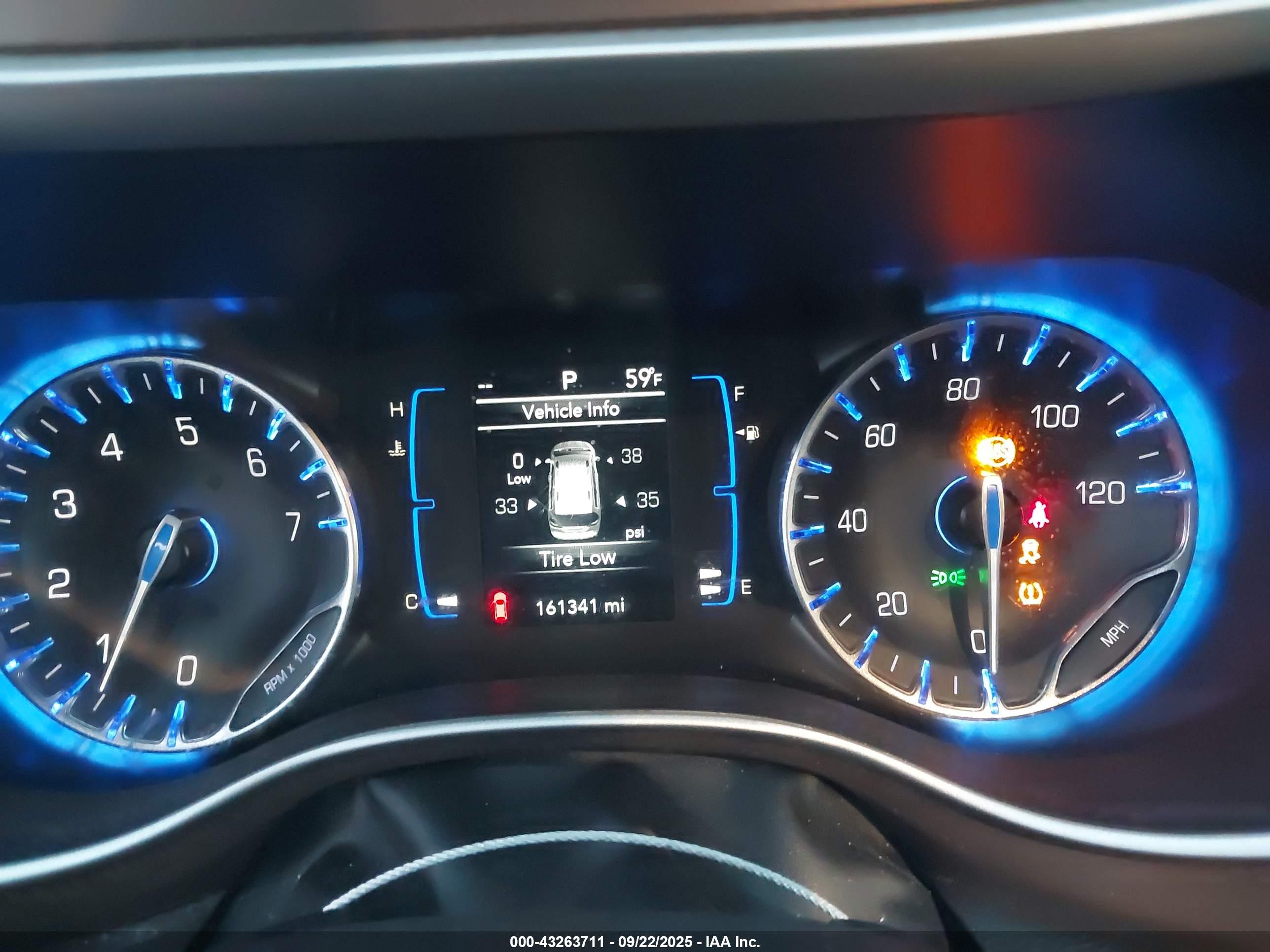 CHRYSLER VOYAGER image 7