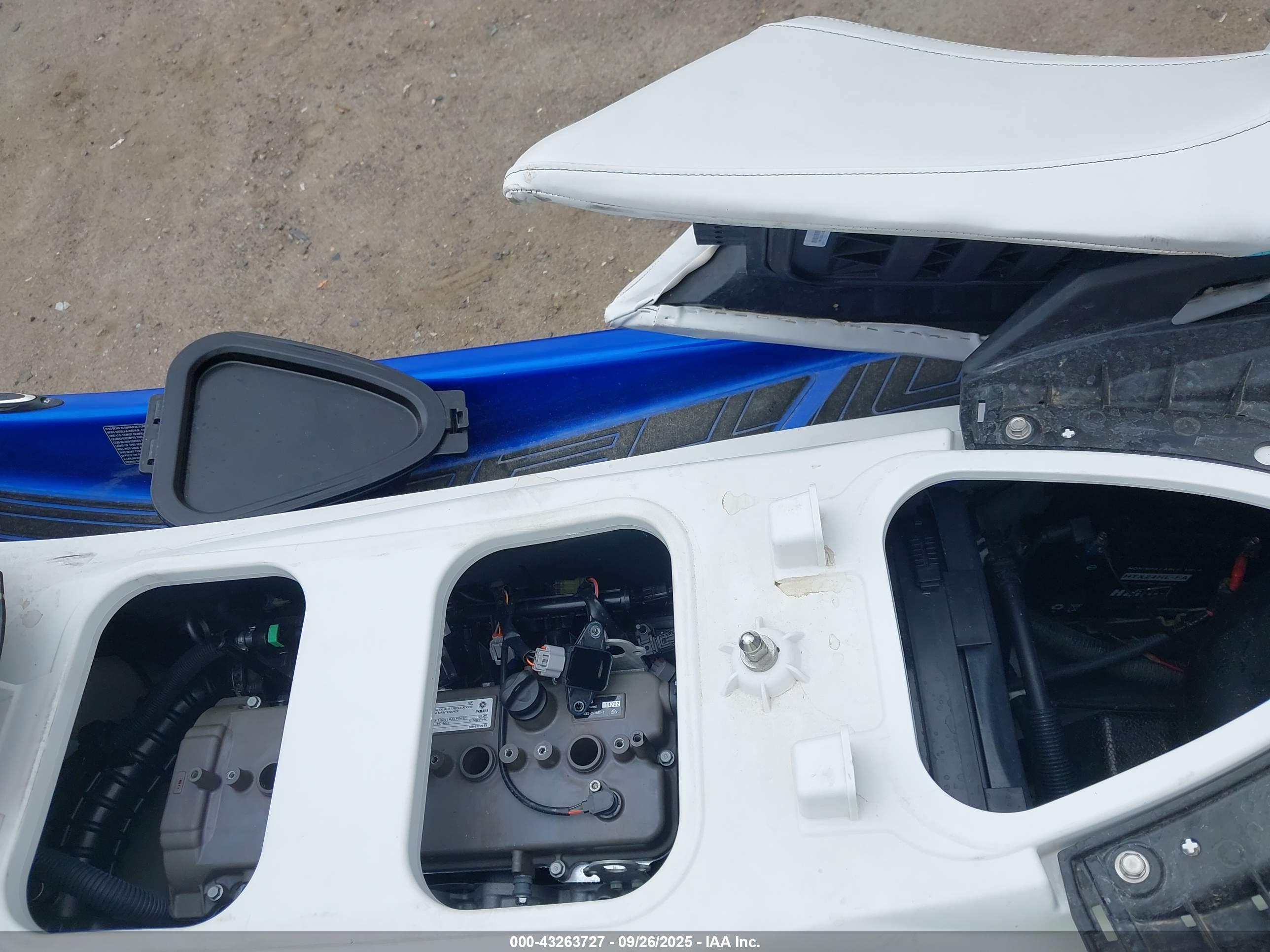 YAMAHA WAVERUNNER image 10