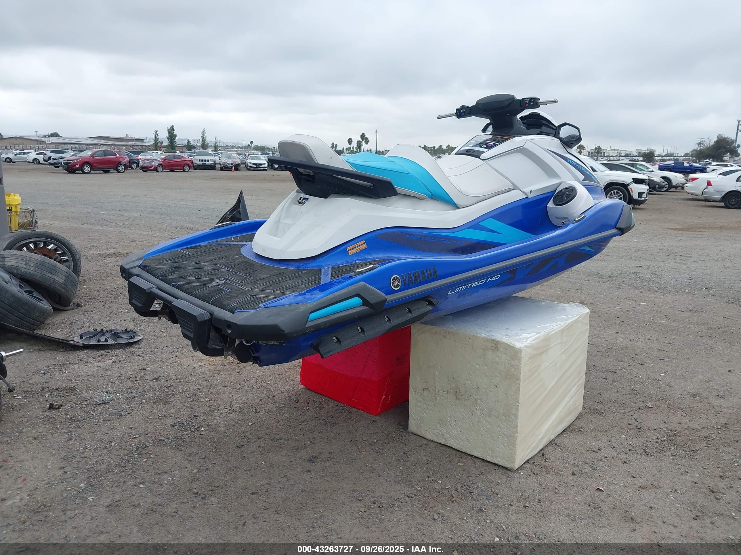 YAMAHA WAVERUNNER image 4