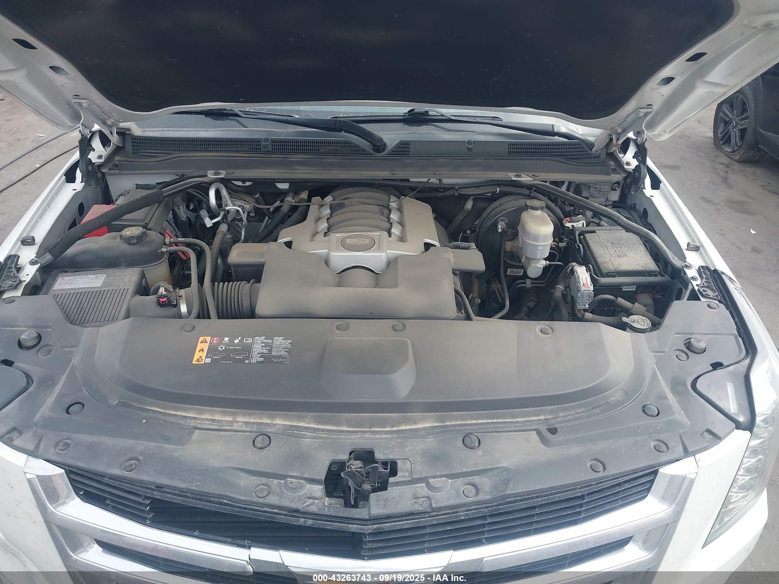 CADILLAC ESCALADE image 10