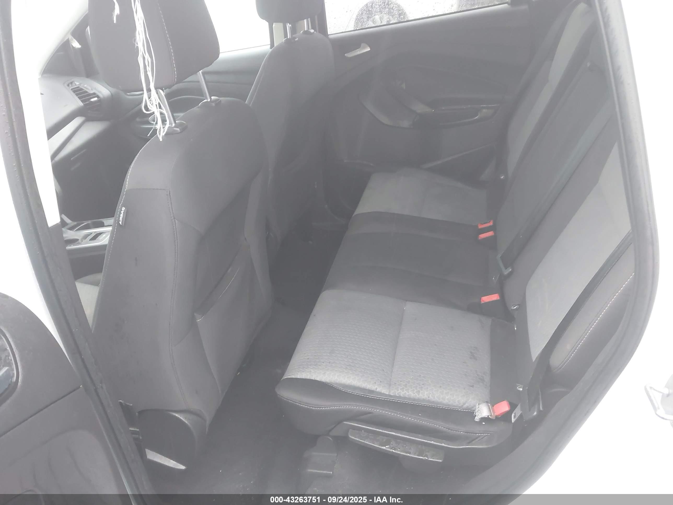 FORD ESCAPE image 8