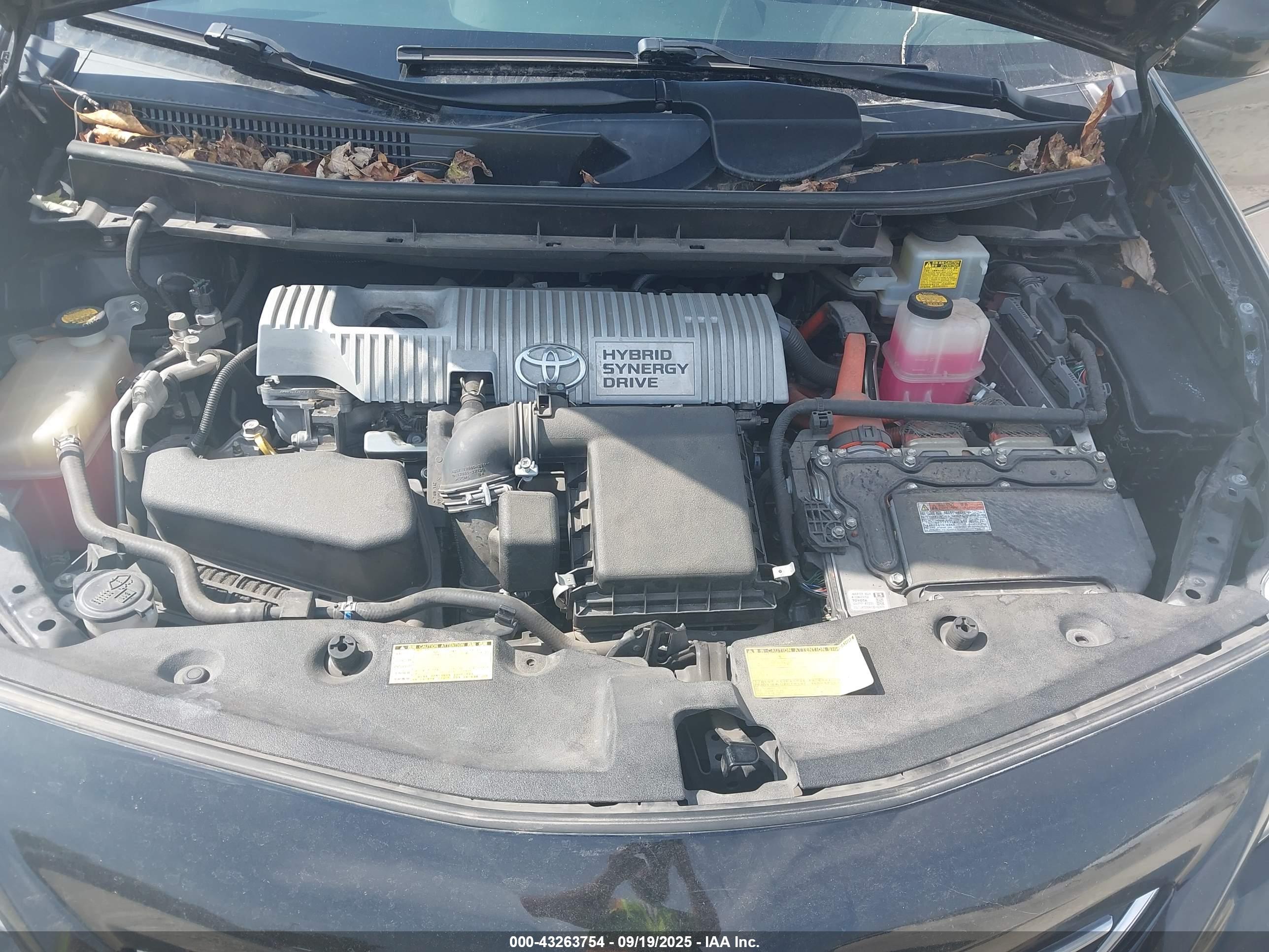 TOYOTA PRIUS image 10