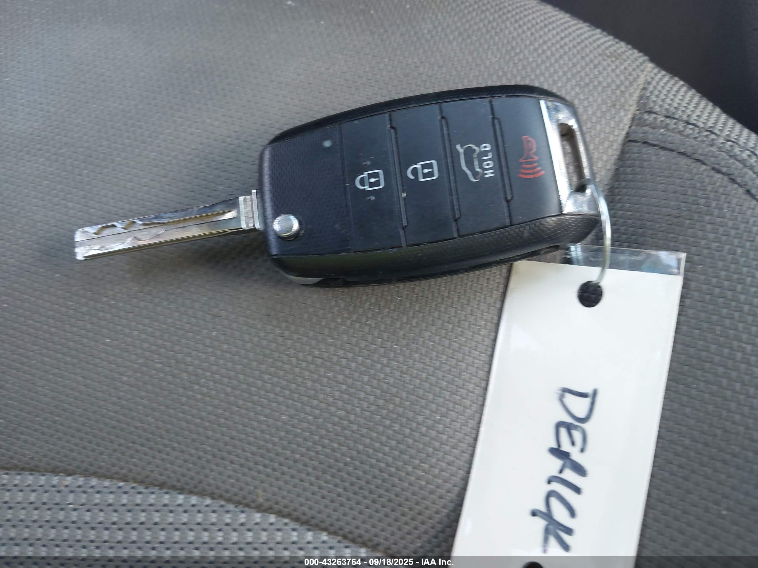 KIA SPORTAGE image 11