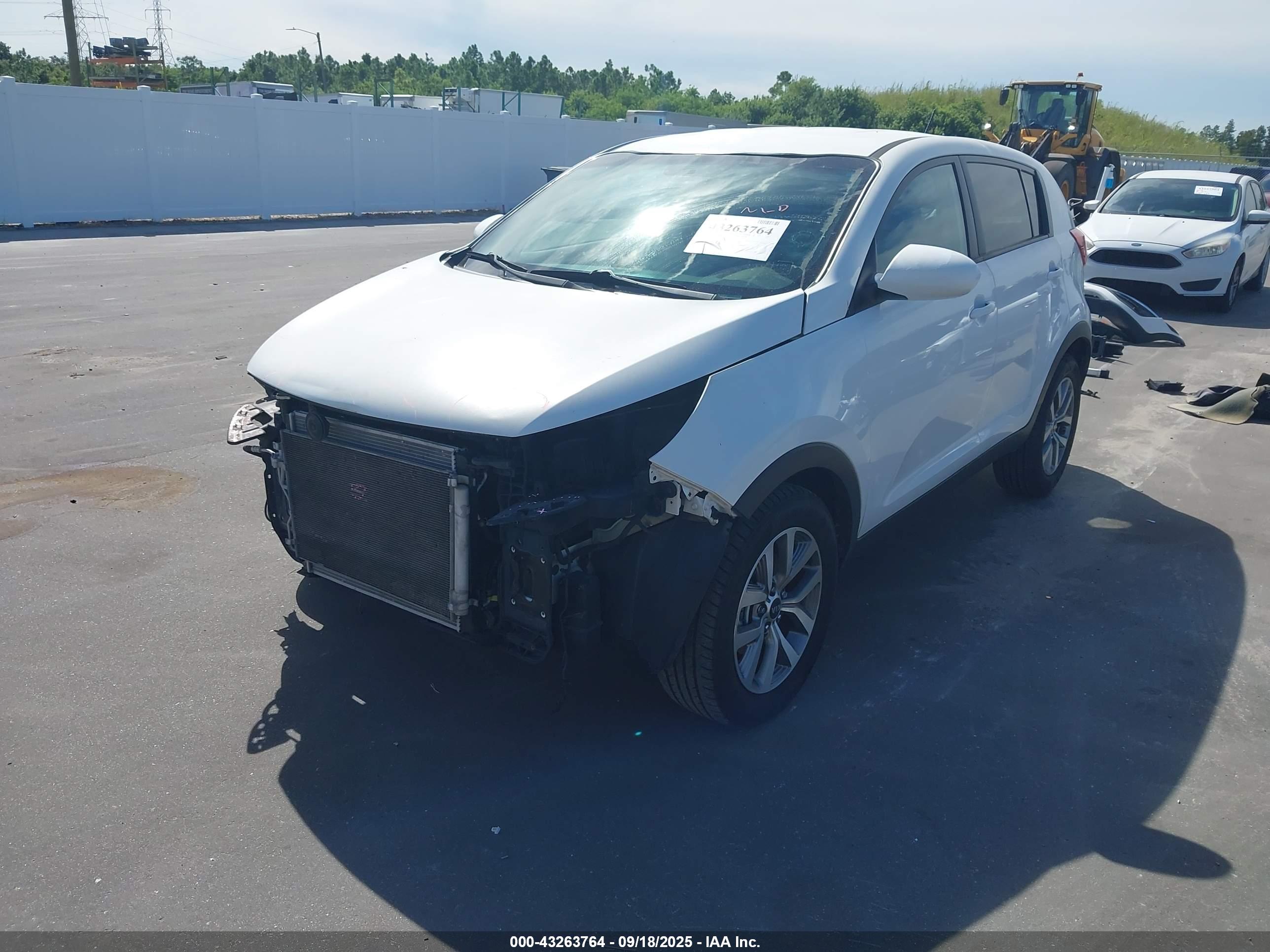 KIA SPORTAGE image 2
