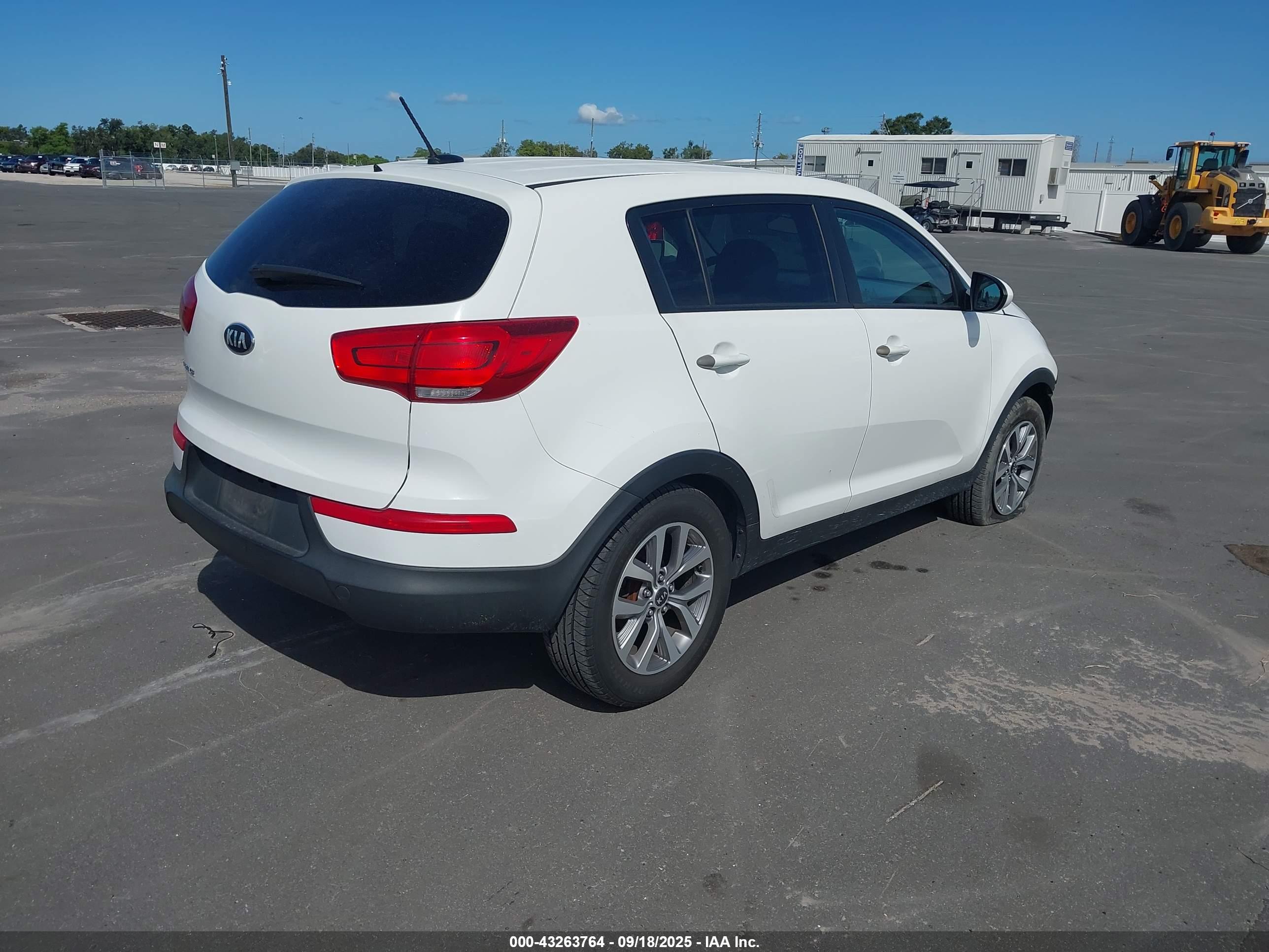 KIA SPORTAGE image 4
