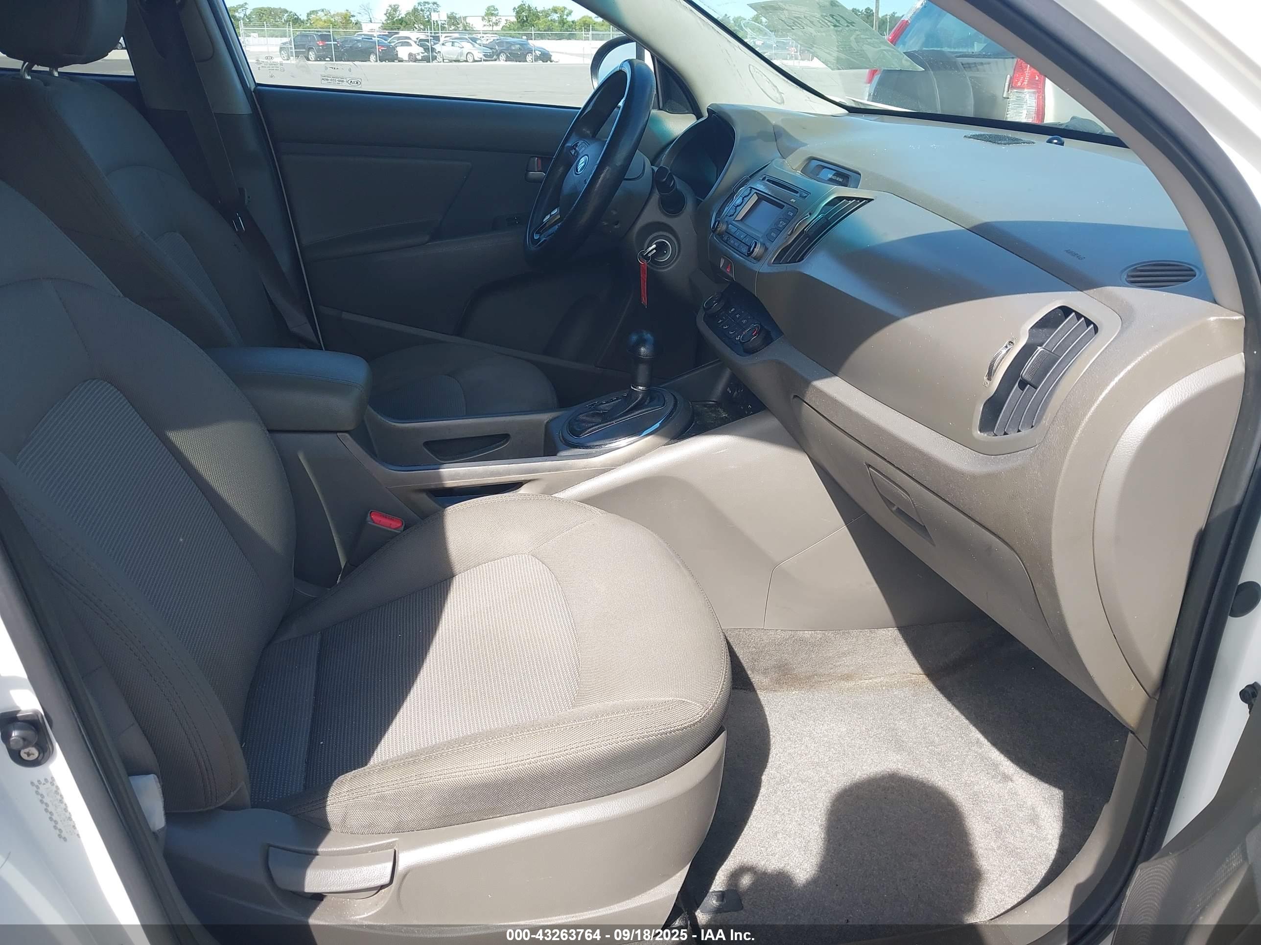 KIA SPORTAGE image 5