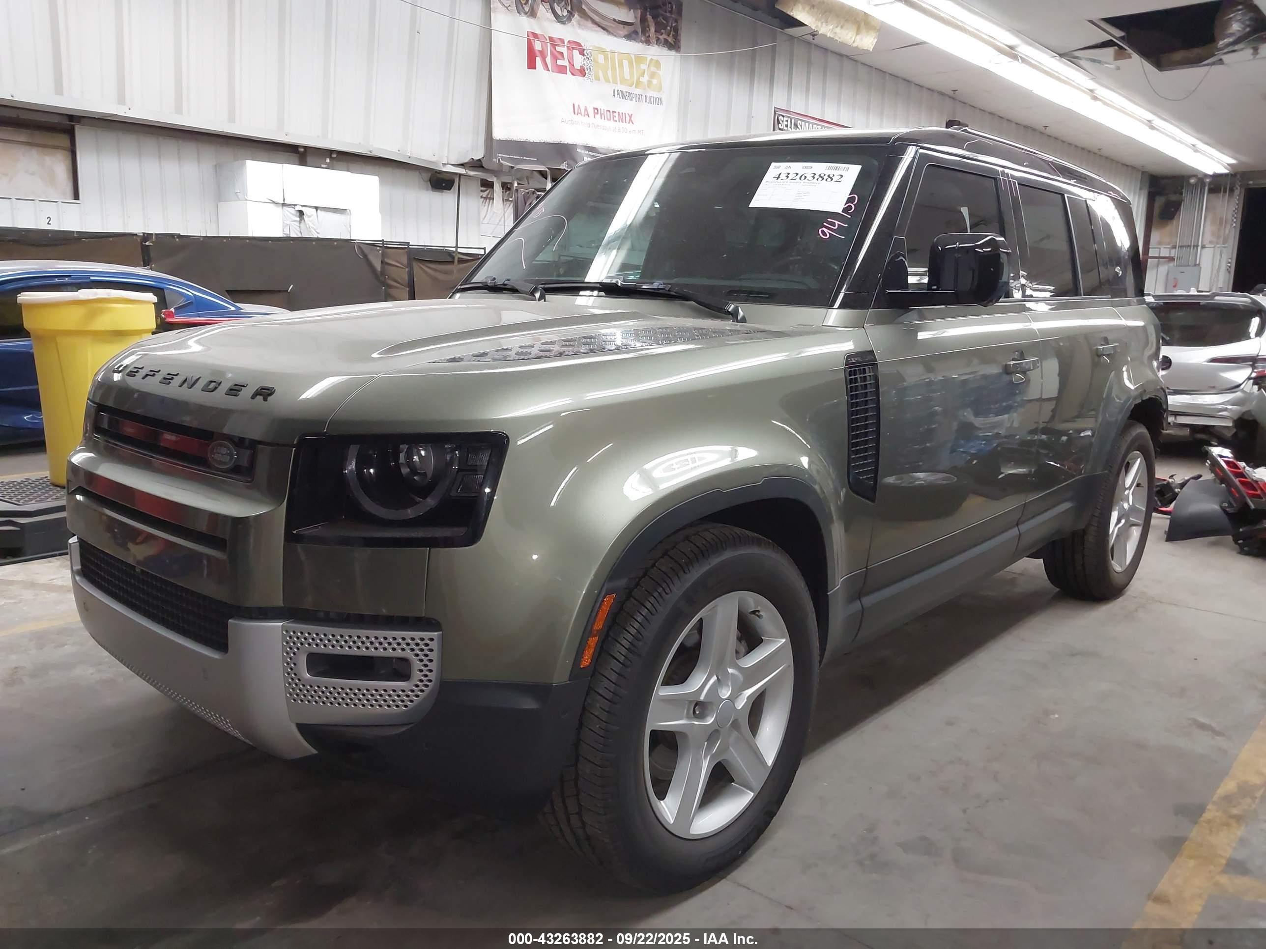 LAND ROVER image 2