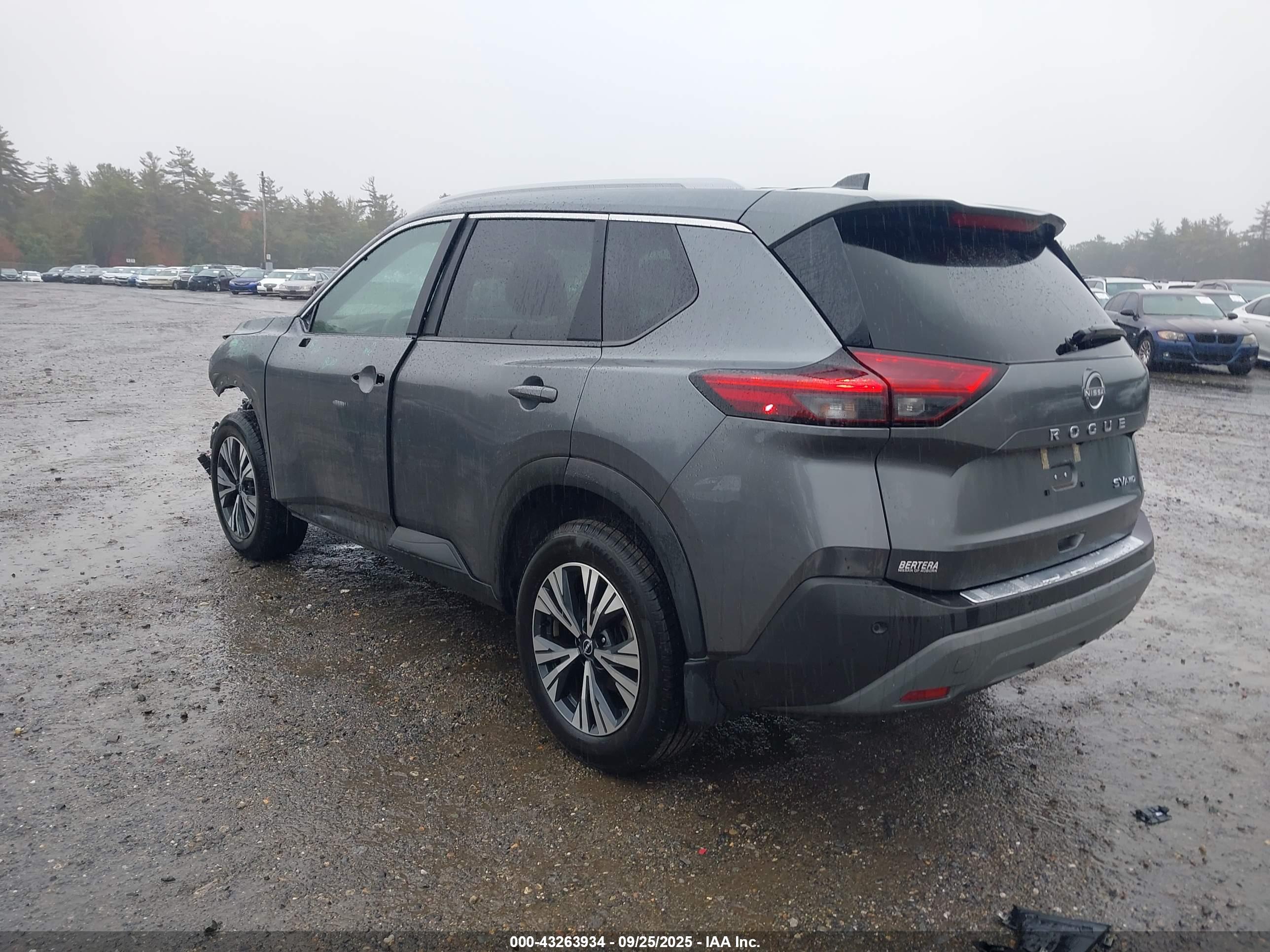 NISSAN ROGUE image 3