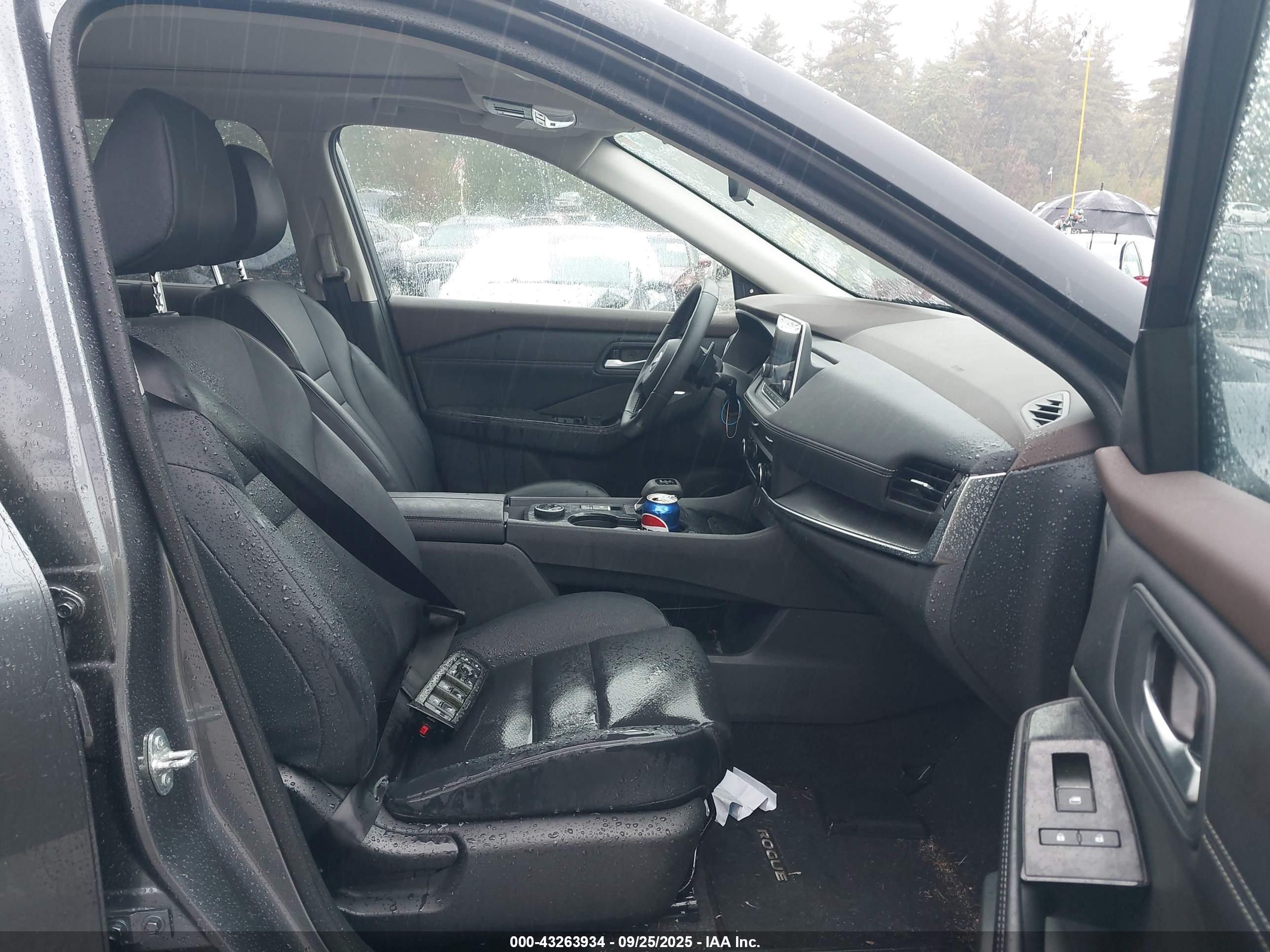 NISSAN ROGUE image 5