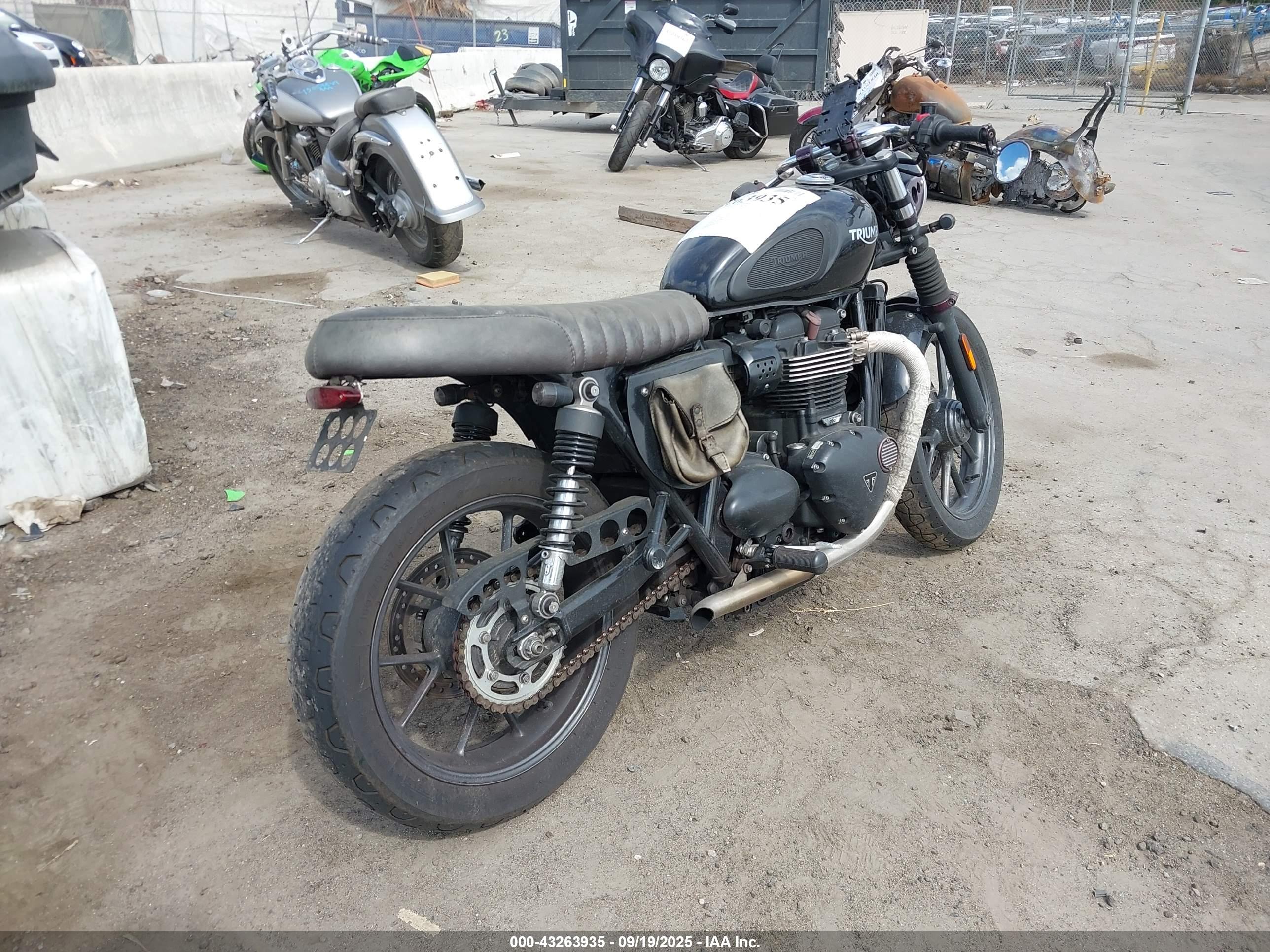 TRIUMPH MOTORCYCLE image 4